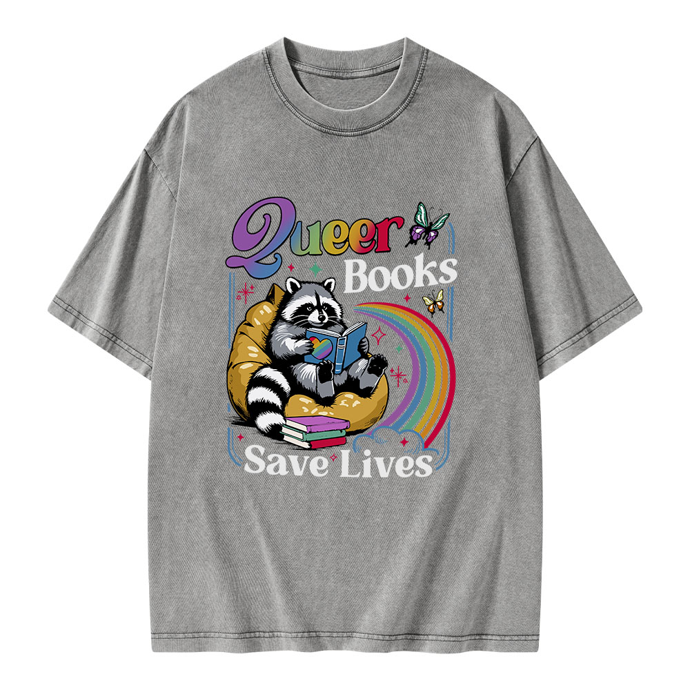 Pagewings „Queer Books Save Lives“-Unisex-T-Shirt (im Used-Look)