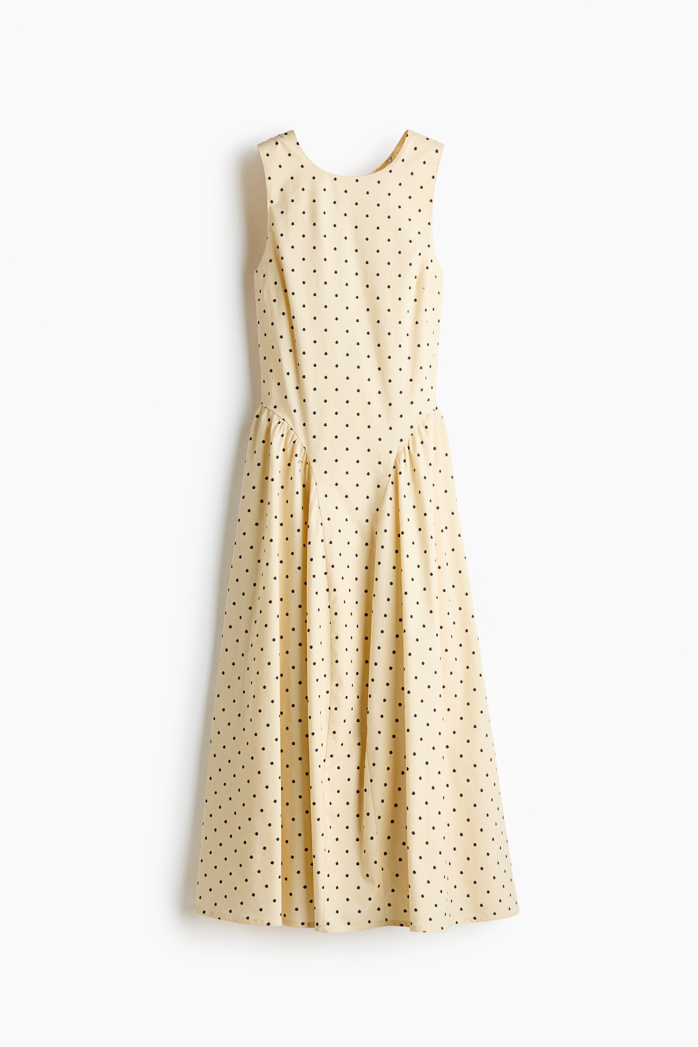 7 dresses in different colors and cuts