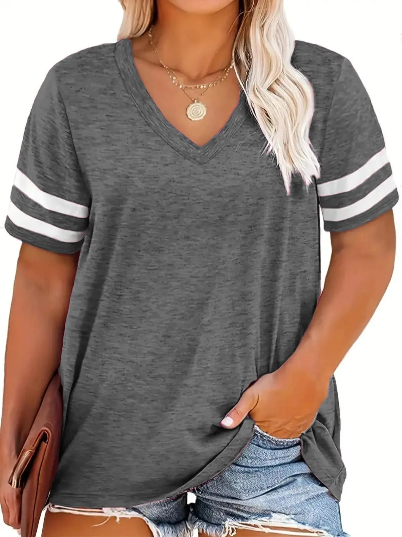 Women's Contrast Striped V Neck Short Sleeve Tee