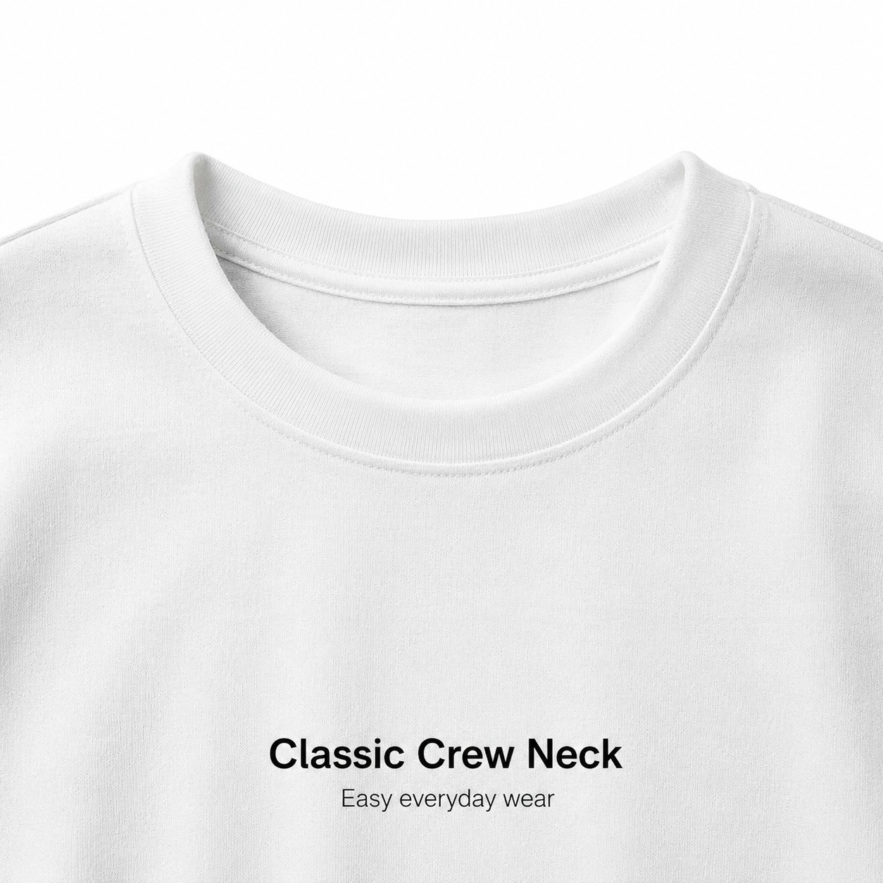 Classic crew neck detail on men's relaxed T-shirt set