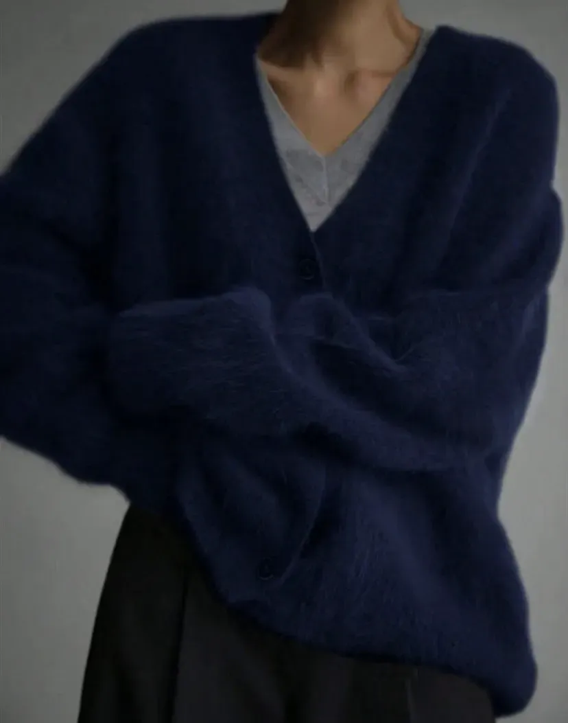 V-Ausschnitt, flauschiger, zotteliger Strickcardigan mit Knopfleiste und langen Ärmeln