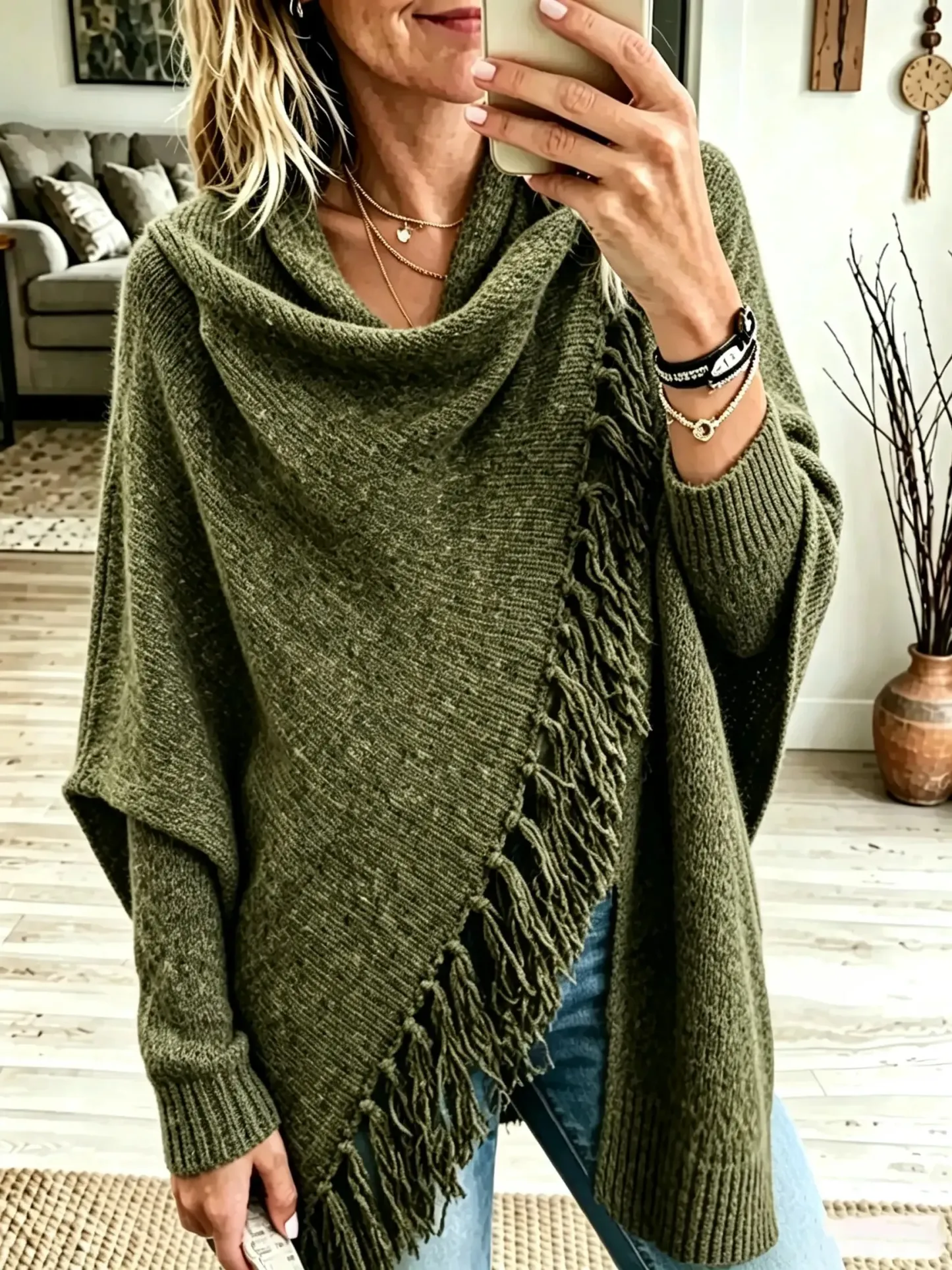 Damen-Poncho-Pullover mit asymmetrischem Fransenmuster