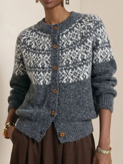 Damen-Strickjacke mit Rundhalsausschnitt, Knopfleiste und langen Ärmeln im Fair-Isle-Muster