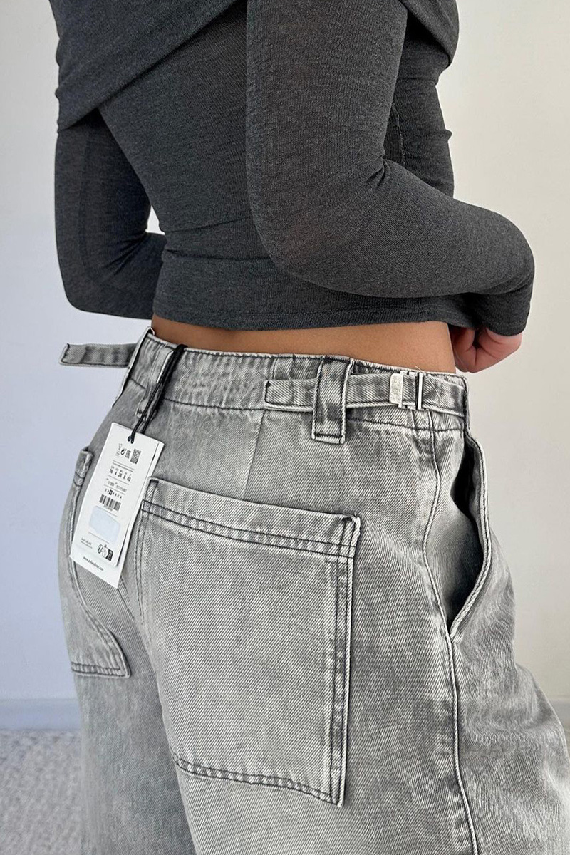 Ladies Low Rise Baggy Jeans With Dropped Waist