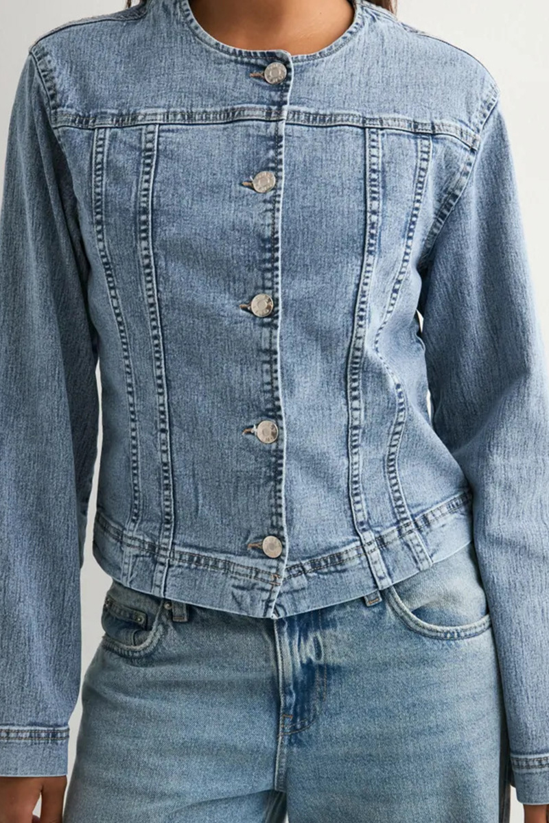 Women’s Essential Crew Neck Button Up Denim Jacket
