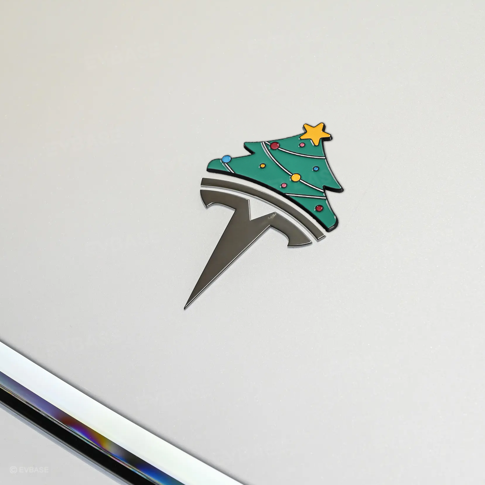 🎁3D Xmas Emblem Stickers for Tesla