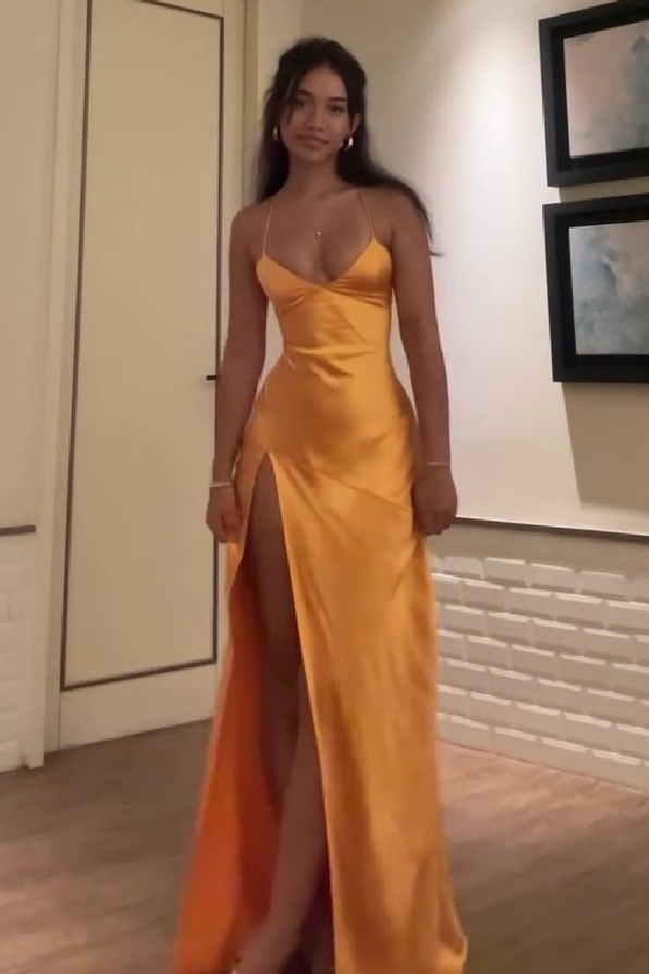 Chic Green Satin Evening Dress with V Neck Bodice and High Slit