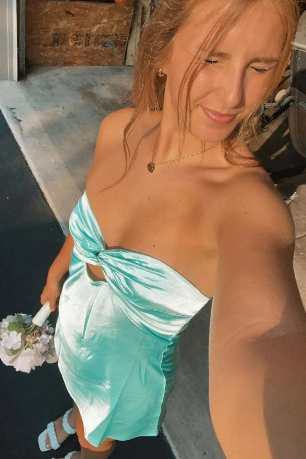 Chic Mint Green Satin Bodycon Short Homecoming Dress with Twist Front