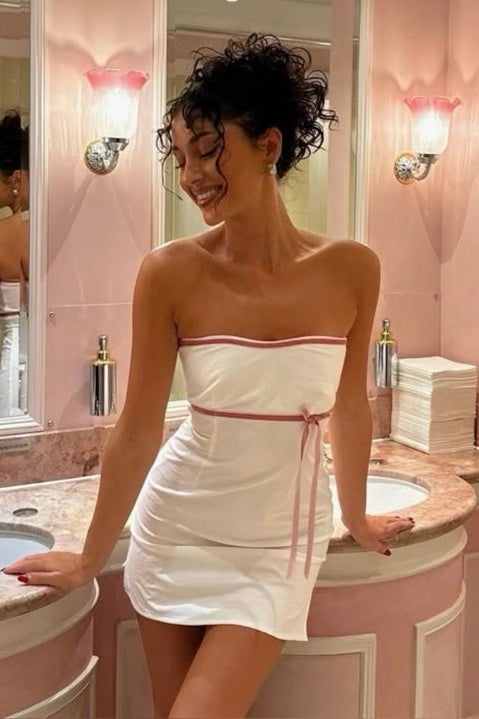 Chic Sheath Strapless White Short Homecoming Dress with Bowknot