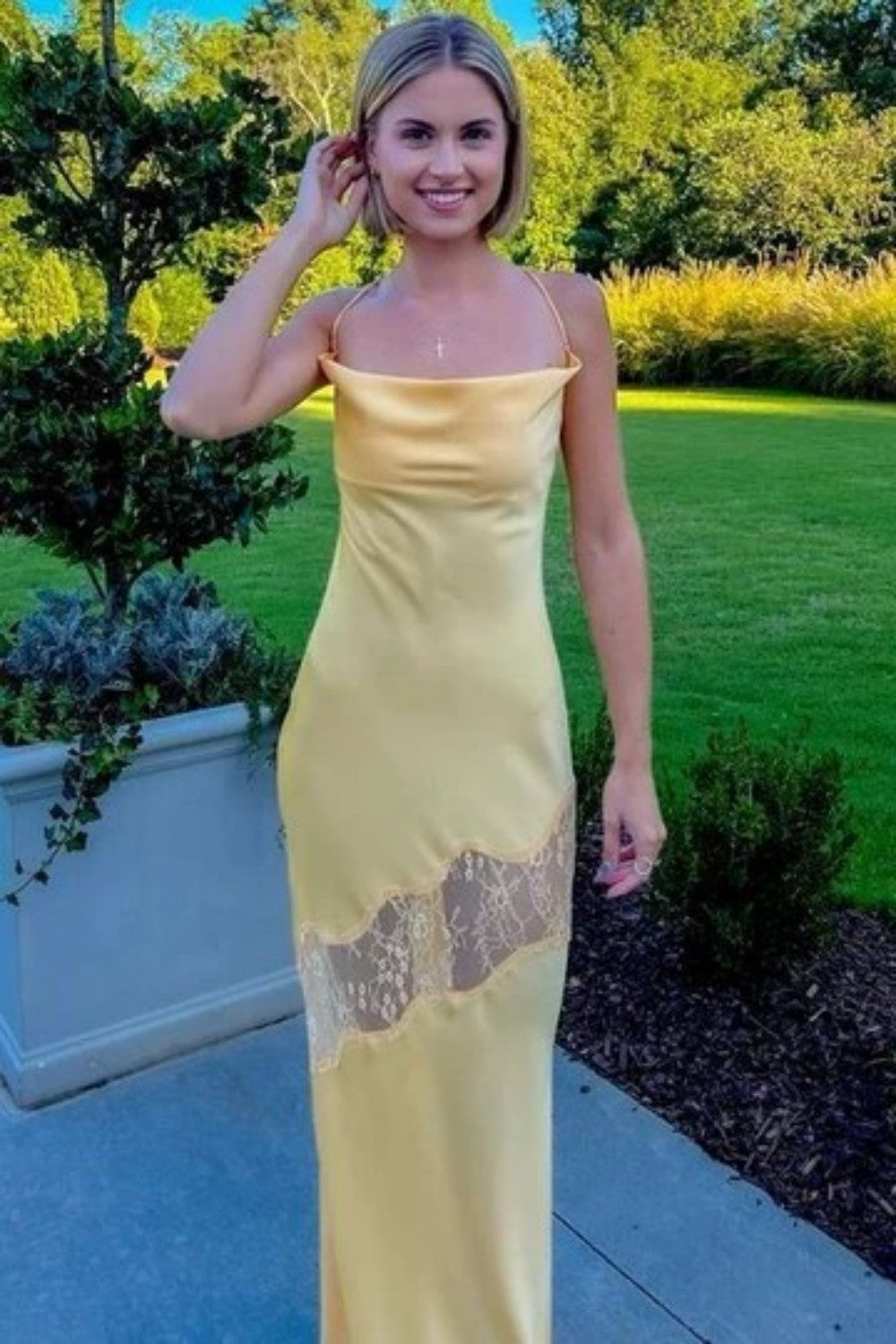 Chic Yellow Satin Gown with Lace Accents for Formal Occasions