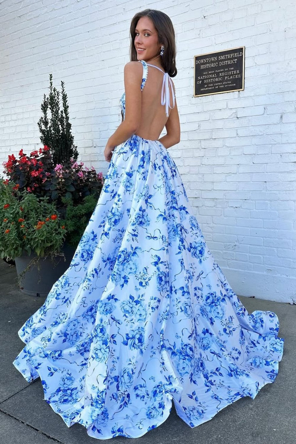 Classic Blue Floral A-Line Square Neck Backless Long Prom Gown