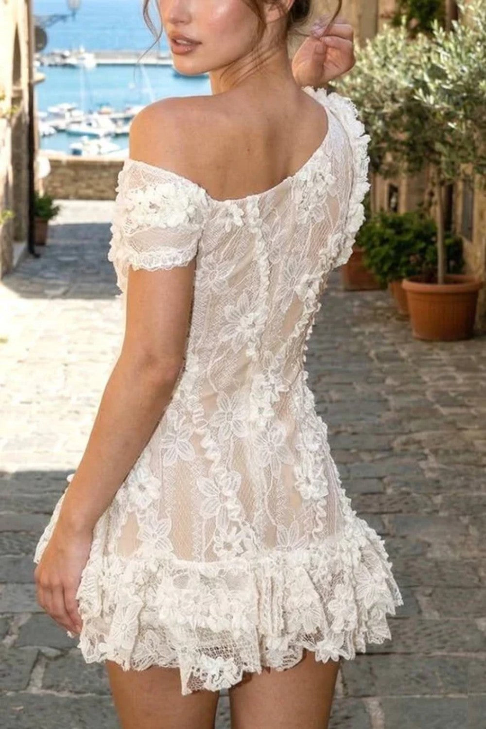 Designer-Inspired White Lace Mini Homecoming Dress with Floral Appliques