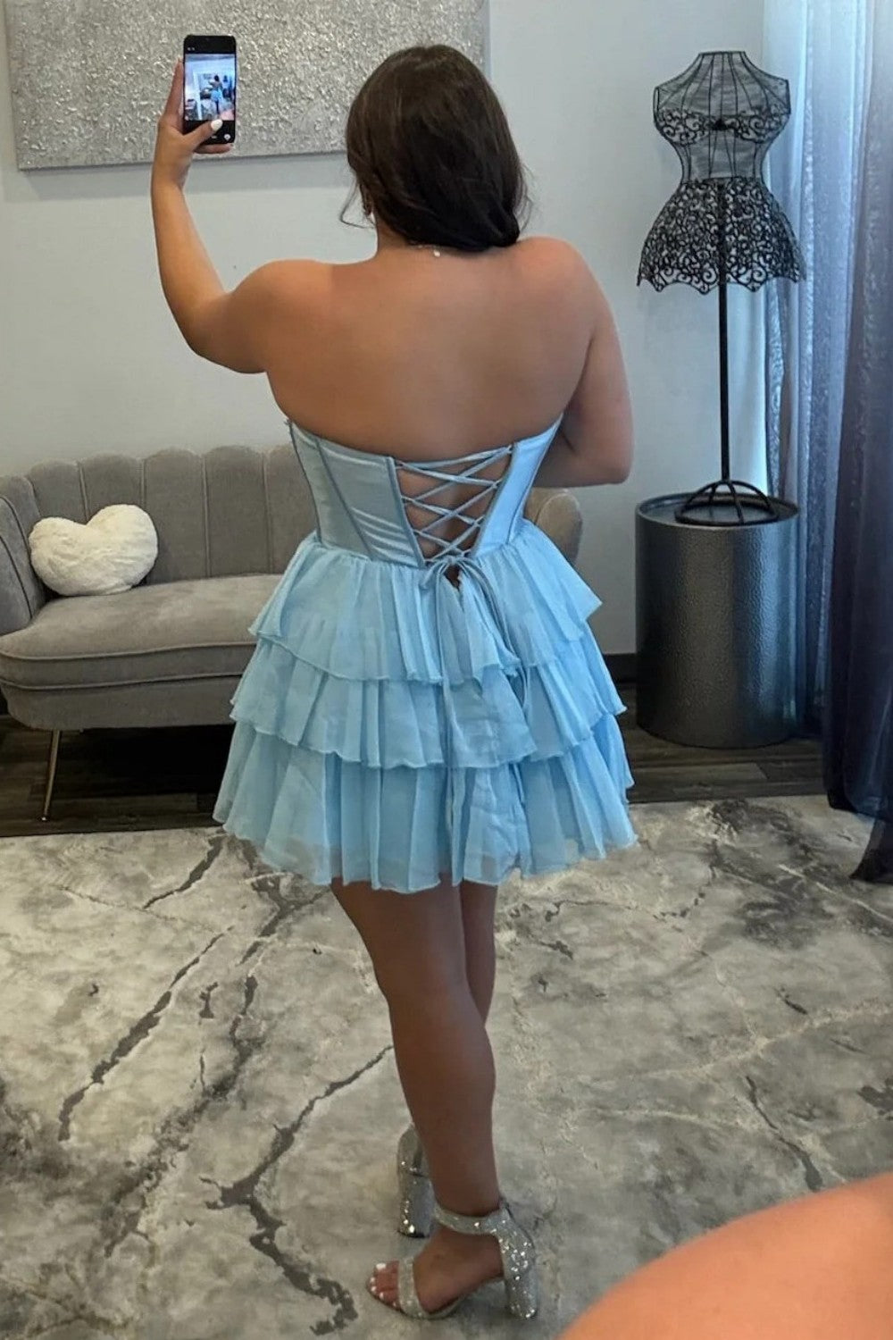 Elegant Strapless Pearl Embellished Bow Corset Layered Tulle Homecoming Dress