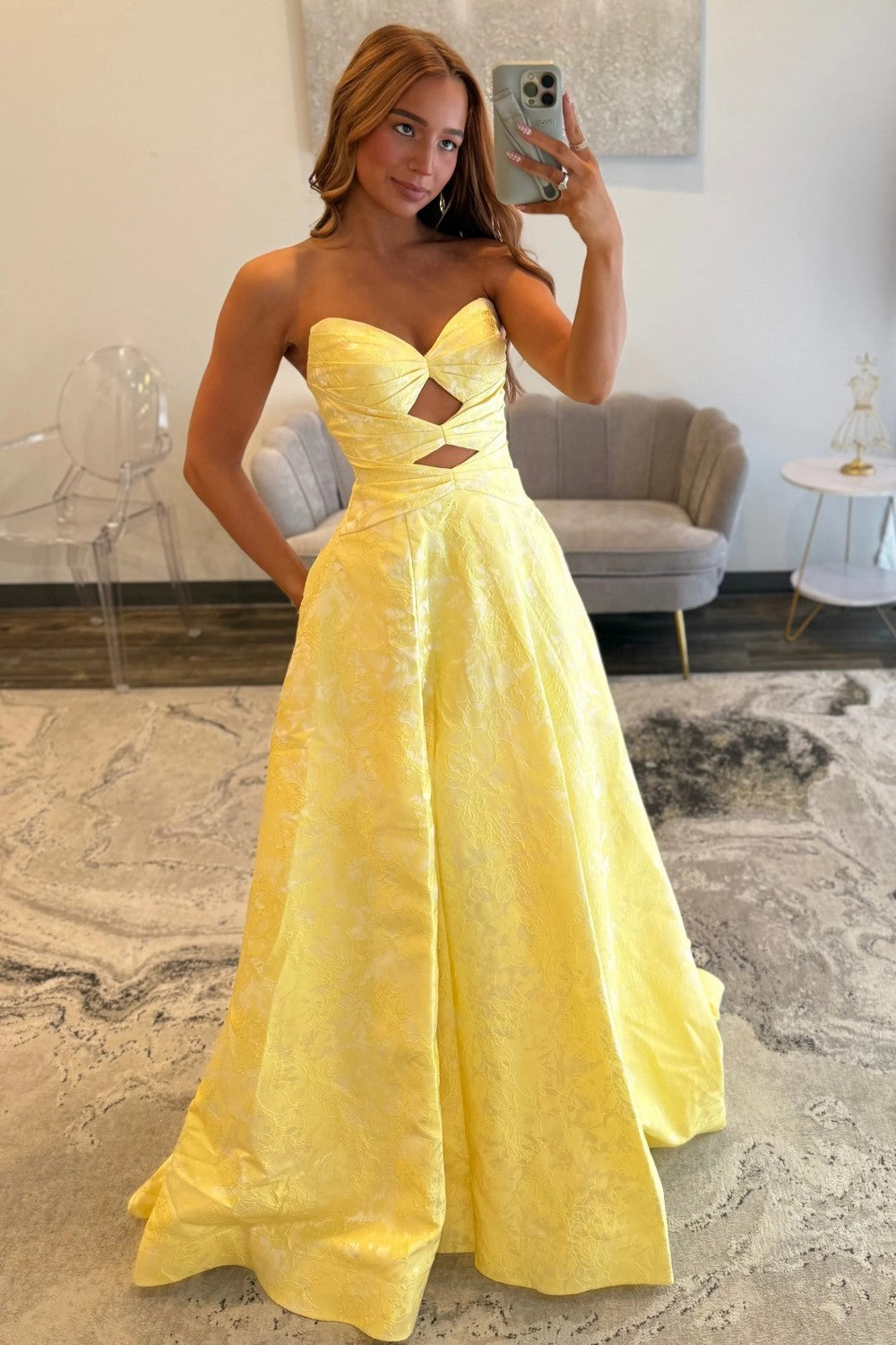 Elegant Yellow Sweetheart Jacquard Prom Dress With Front Cutout Detail