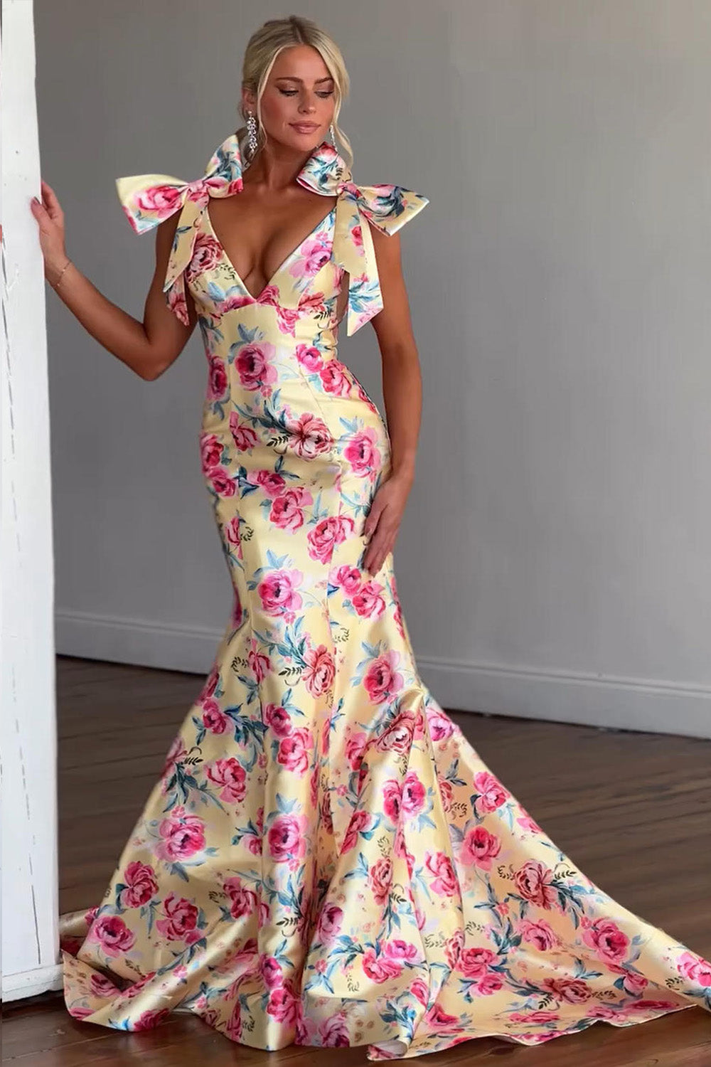 Floral Print Mermaid Prom Dress with Deep V Neck and Bow Shoulder Straps