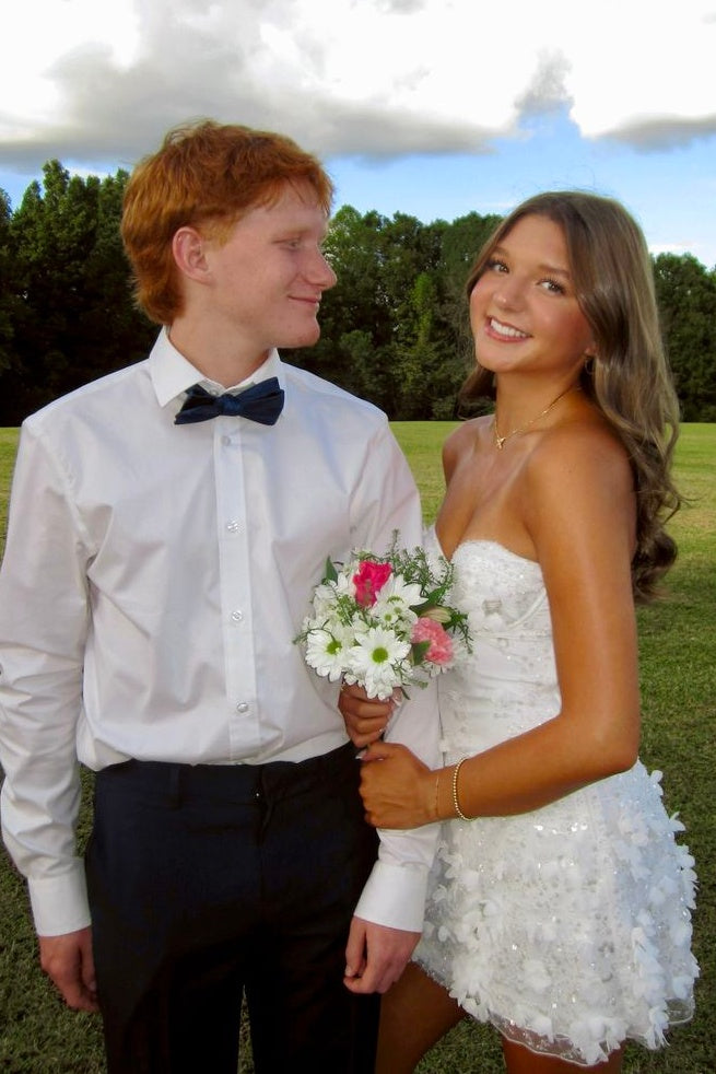 Gorgeous A Line Sweetheart White Short Homecoming Dress with Appliques Beading