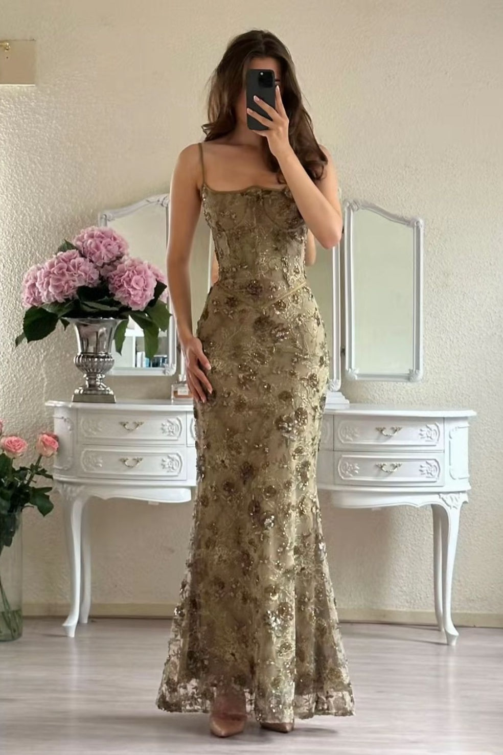 Gorgeous Mermaid Spaghetti Straps Green Lace Long Prom Dress with Appliques