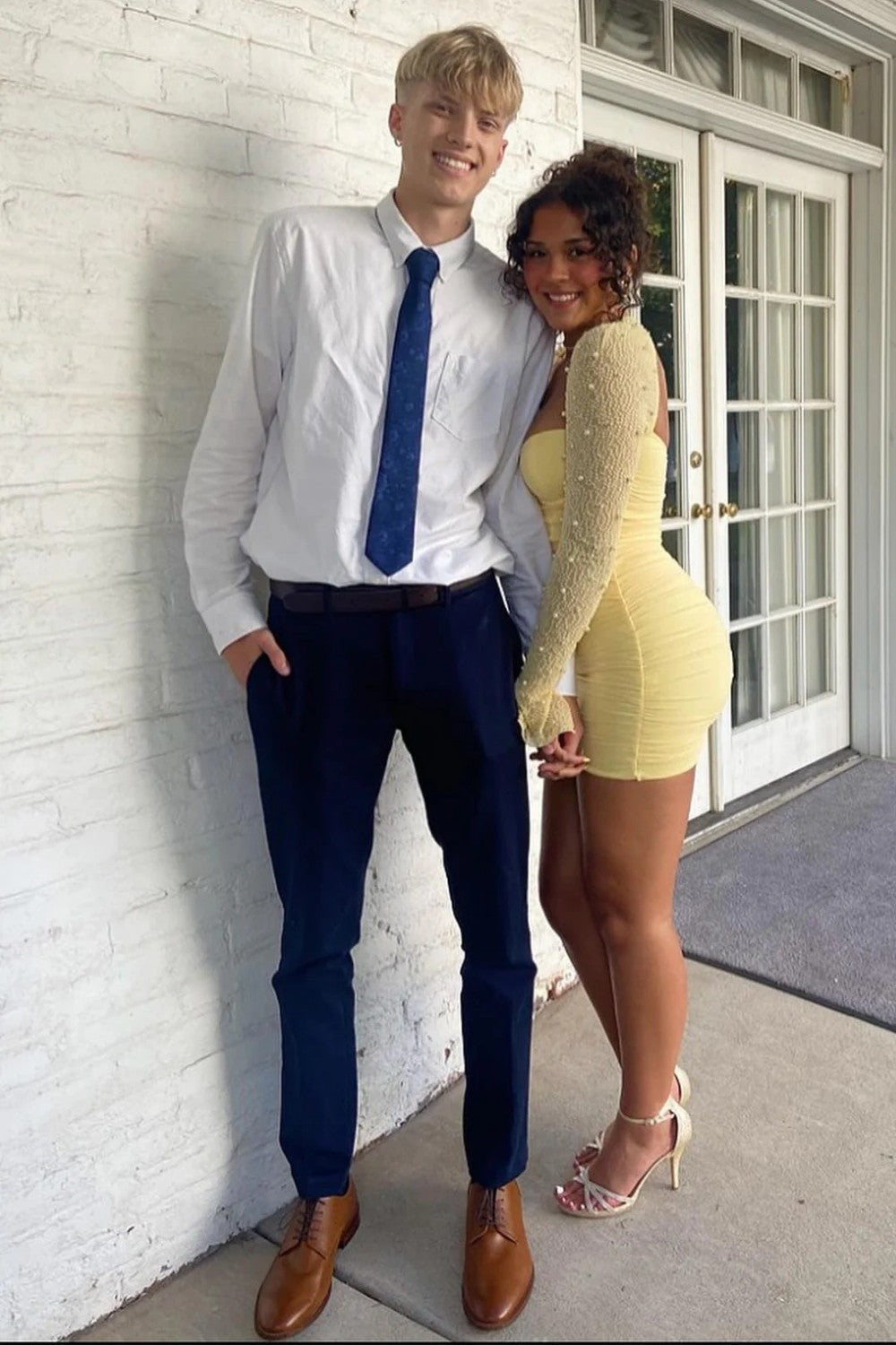 Trendy Sheath Sweetheart Yellow Short Homecoming Dress with Pearls