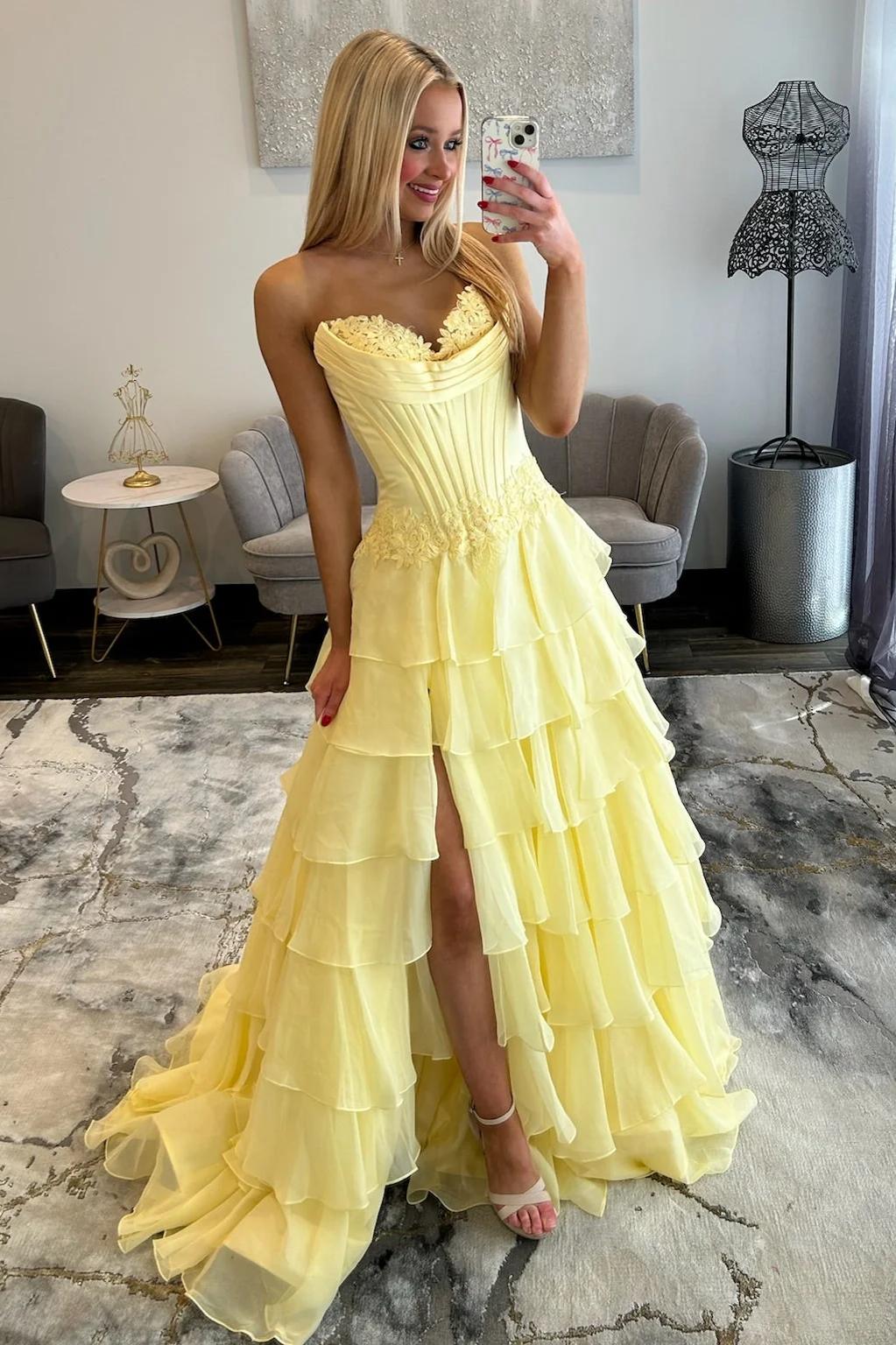Lovely Sweetheart A-Line Corset Ruffle Prom Dress with High Slit and Appliques
