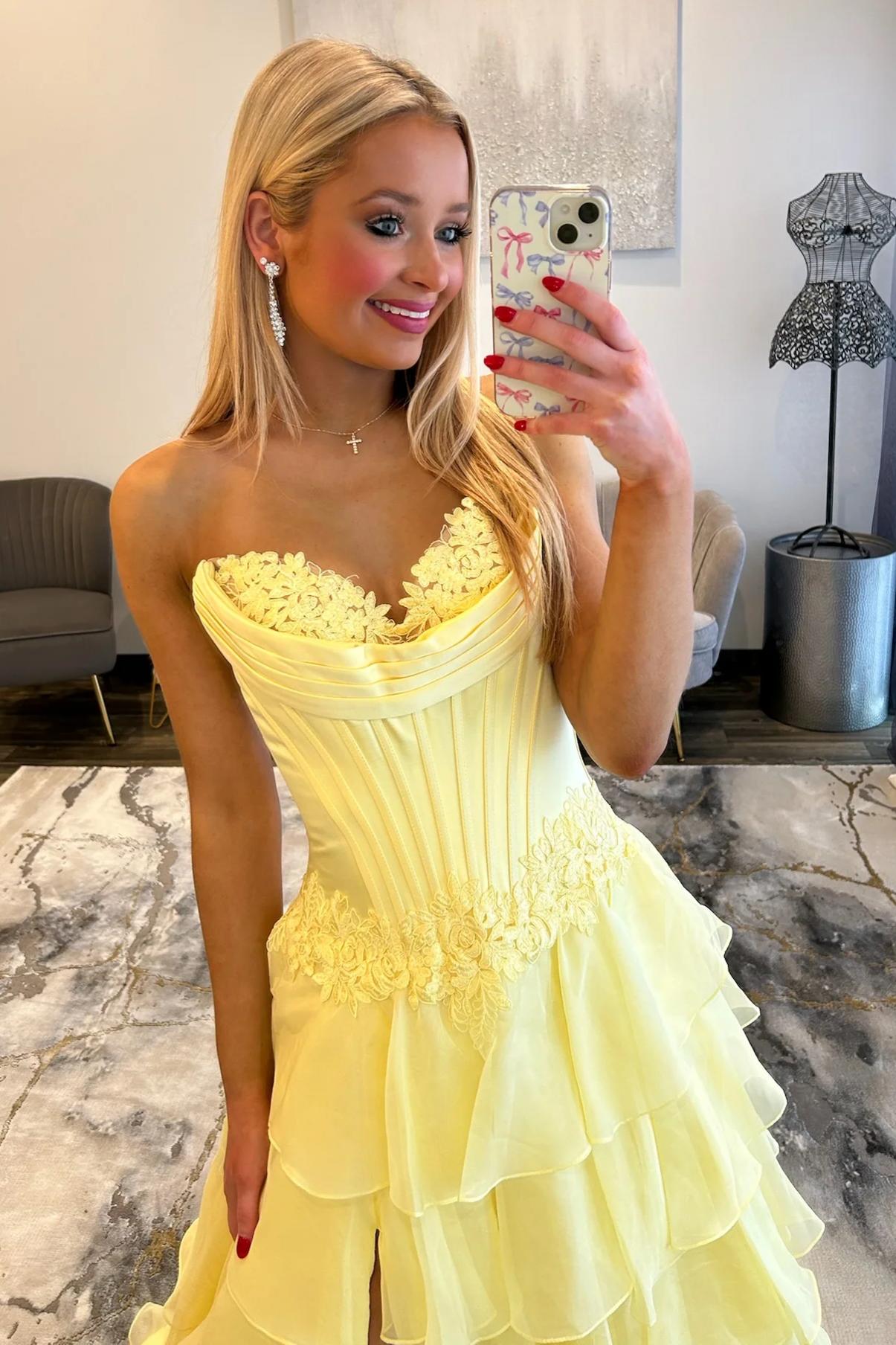Lovely Sweetheart A-Line Corset Ruffle Prom Dress with High Slit and Appliques