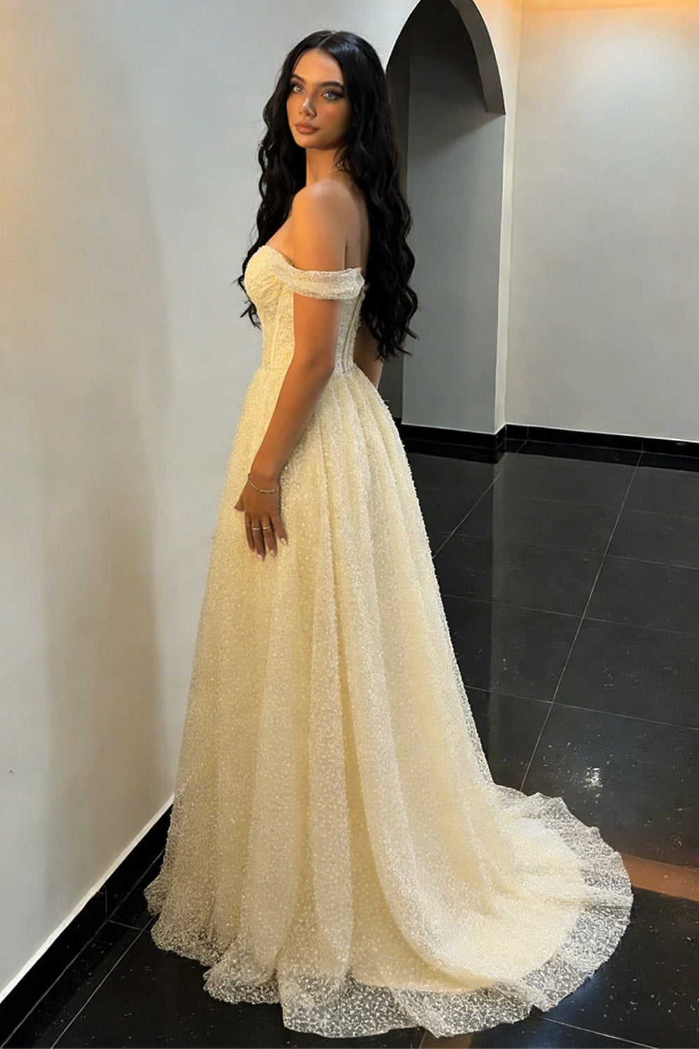 Luxury Off Shoulder Light Yellow Prom Gown with Glitter Pearls Tulle Skirt