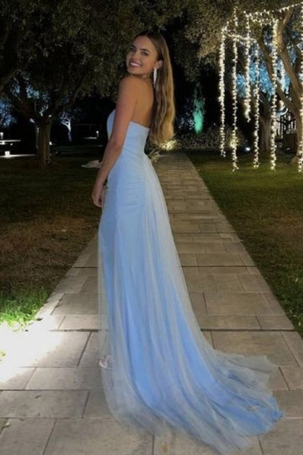 Modern Blue Strapless Evening Dress with High Slit and Soft Tulle Skirt