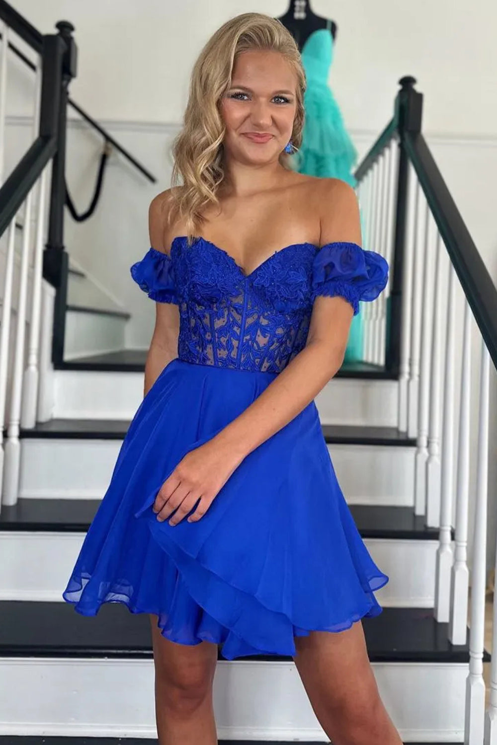 Cute Sweetheart A-Line Short Dress Lace Up Back with Detachable Sleeves Homecoming Dress