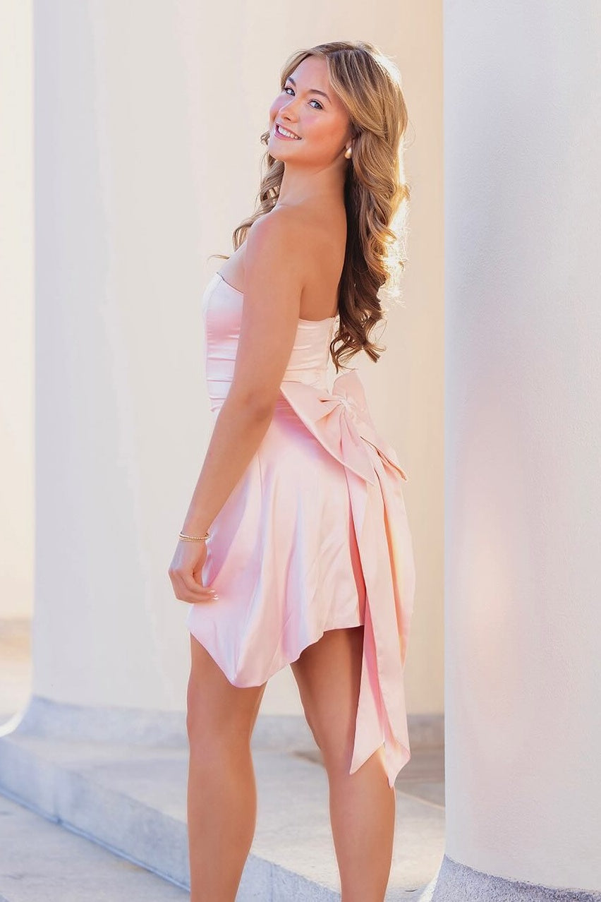 Pretty A Line Strapless Light Pink Short Homecoming Dress with Bowknot