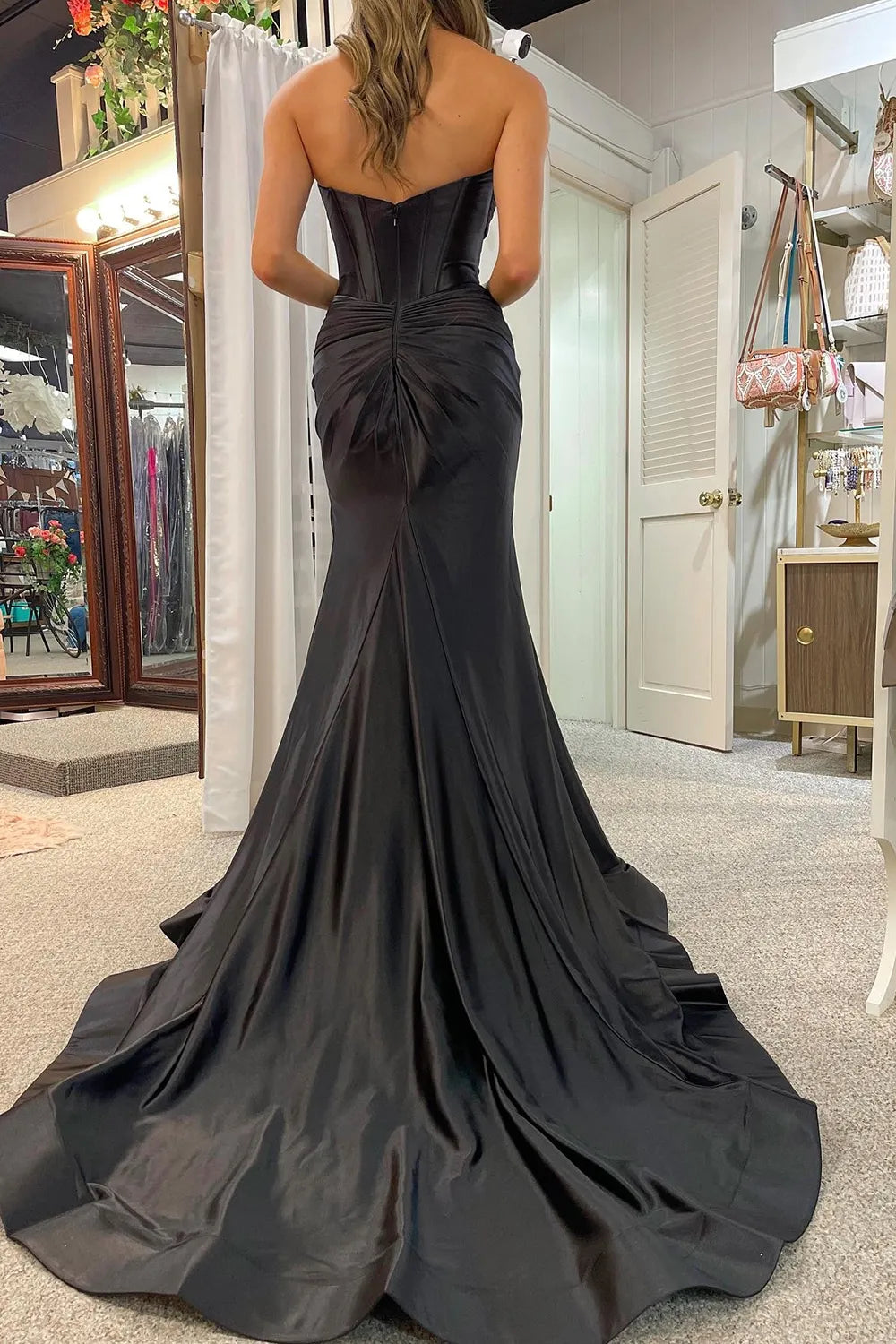 Sexy Red Sweetheart Corset Satin Mermaid Prom Dress with High Slit