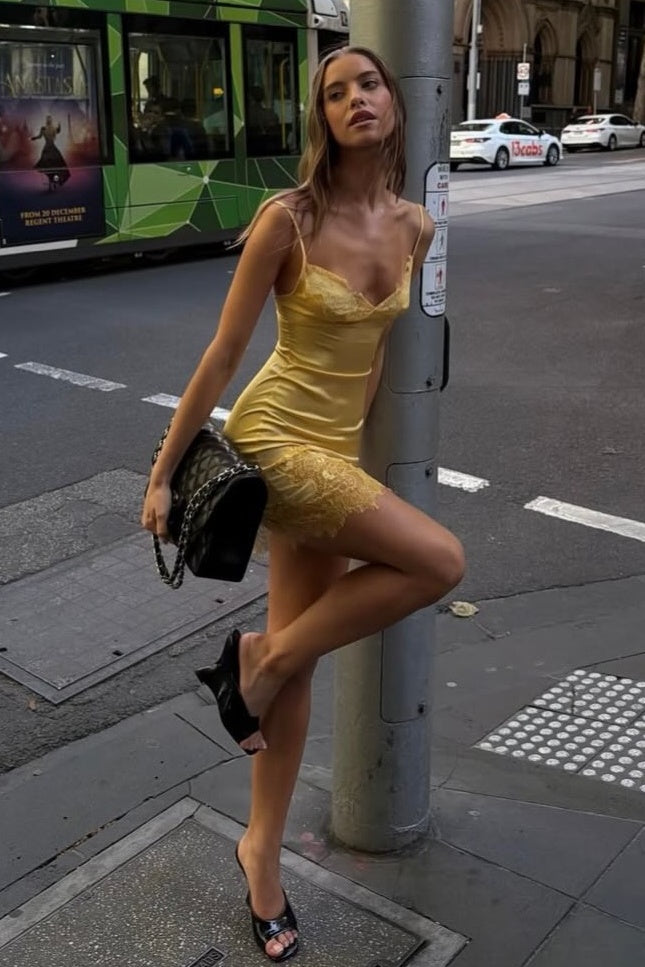 Stylish Sheath Spaghetti Straps Yellow Short Homecoming Dress with Lace