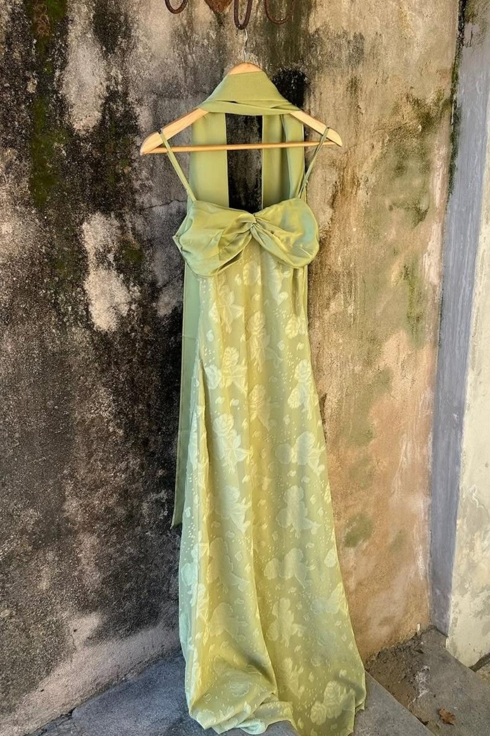 Vintage-Inspired Sage Green Long Prom Dress with Matching Neck Scarf
