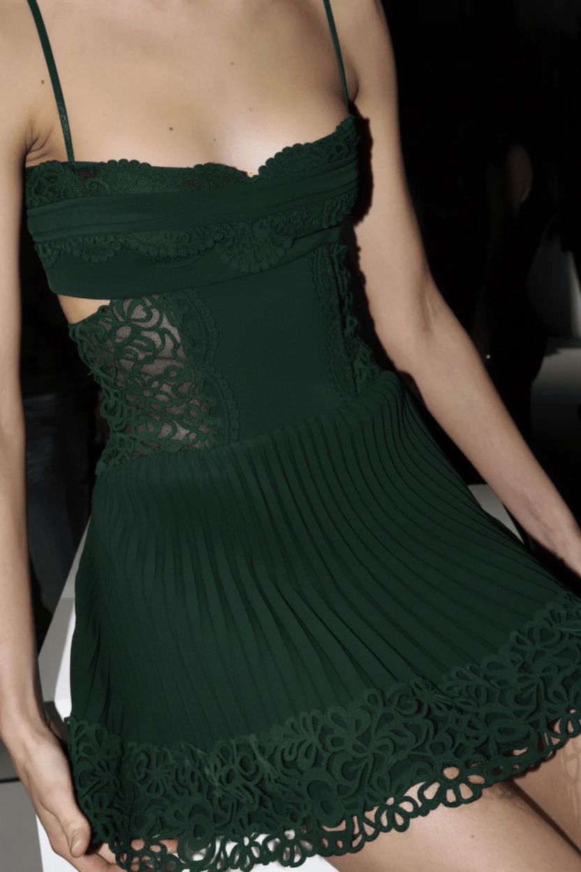Charming A Line Spaghetti Straps Black Short Homecoming Dress with Lace