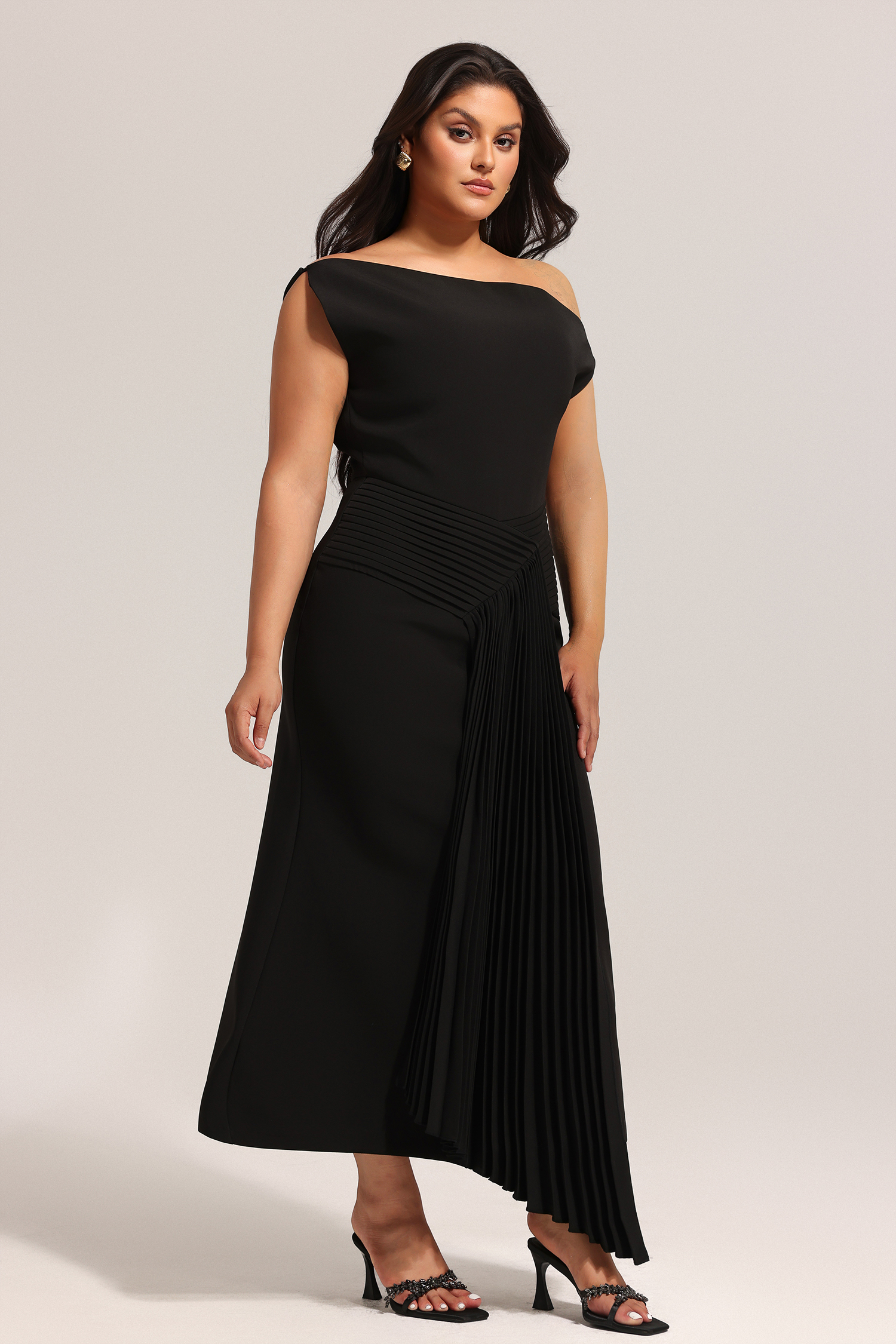 Juny Oblique Shoulder Sleeveless Folds Midi Dress