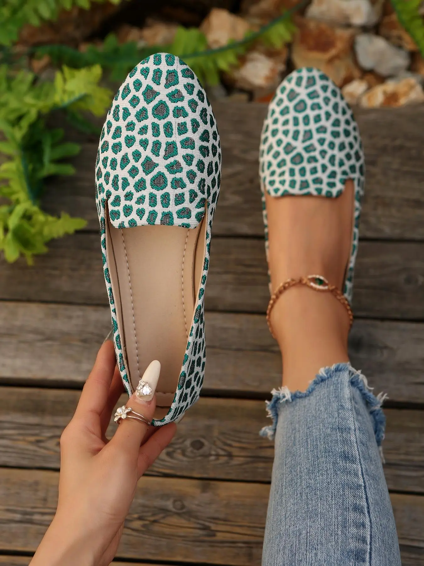 Women's Solid Color Slip-On Flat Shoes for Work