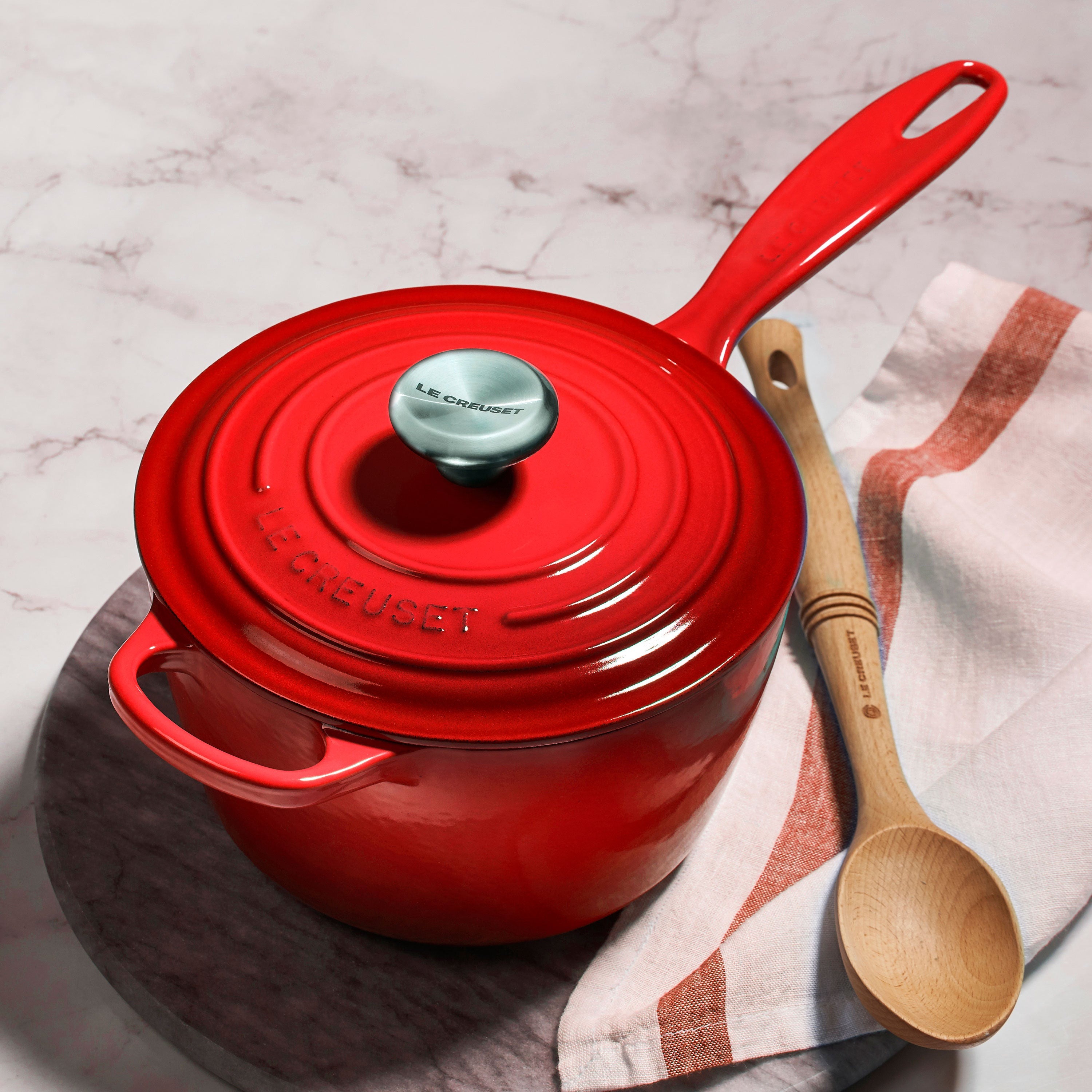 🎄Today's Special Value🎁  Le Creuset 2.25-qt Signature Enameled Cast Iron Saucepan