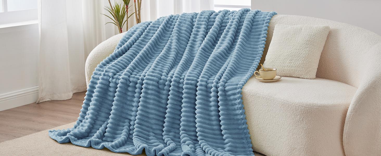 BEDELITE Fleece Throw Blanket, 300 GSM Super Soft Blanket, 3D Stripe Texture Fluffy Blanket, Throw Blanket for Couch, Sofa, Bed, Living Room, Home Decor, All Seasons, Decorative, Gift Idea