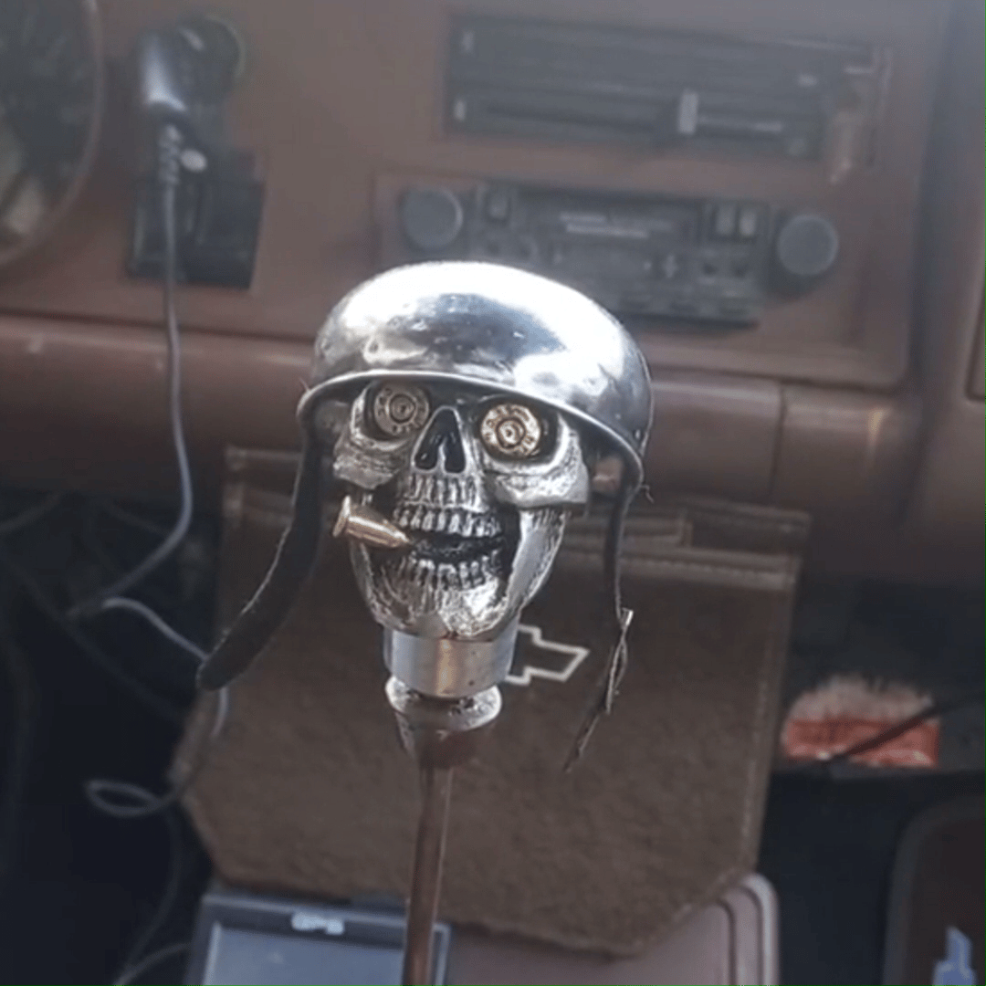 💀Skull Soldier Grip - Handcrafted Gear Knob