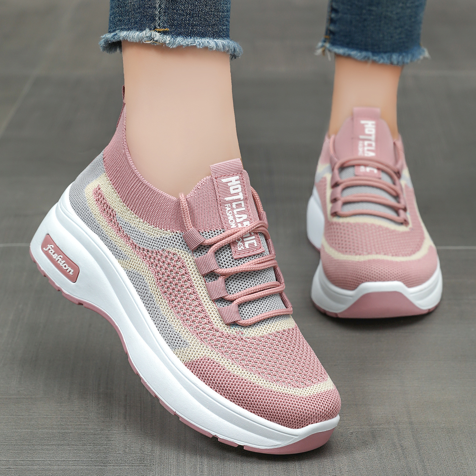 2026 Lightweight and Comfortable Lace-up Casual Shoes