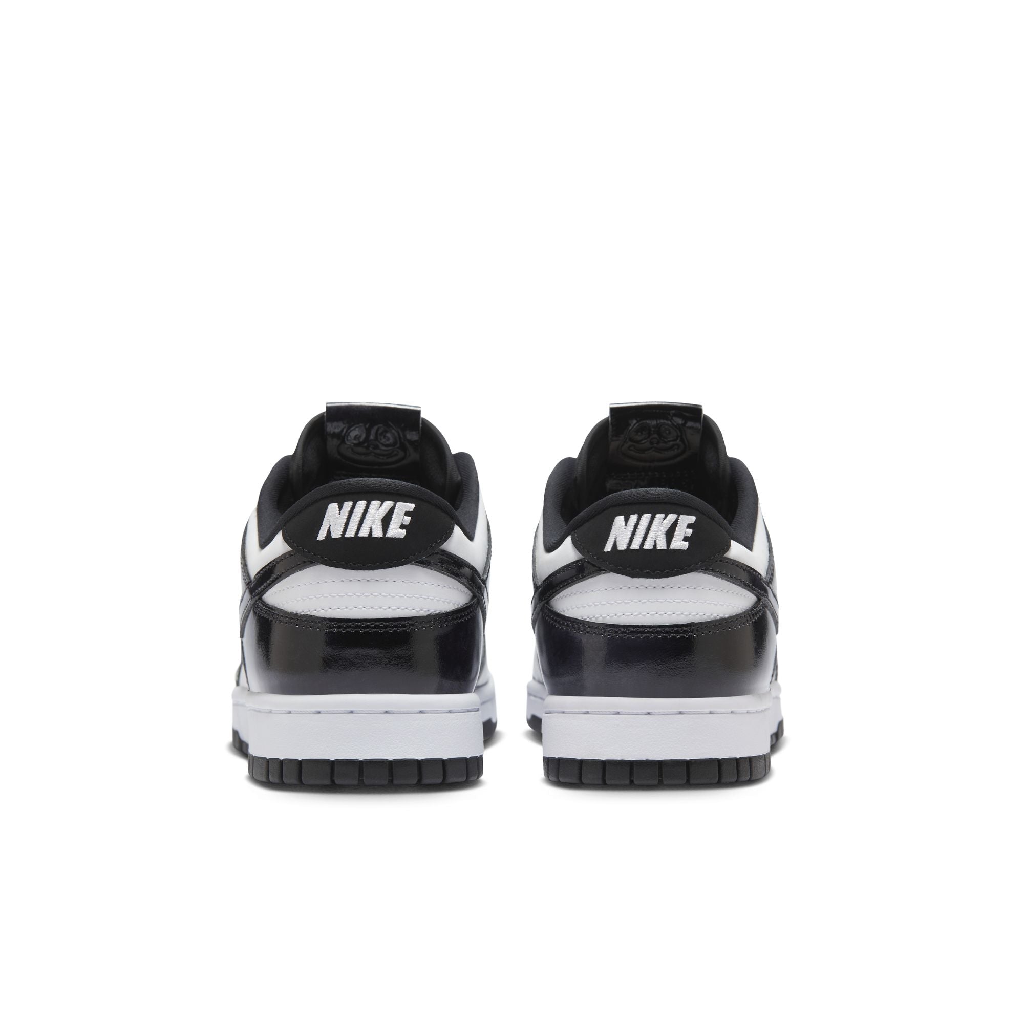 Nike Dunk Low Retro SE "Panda"