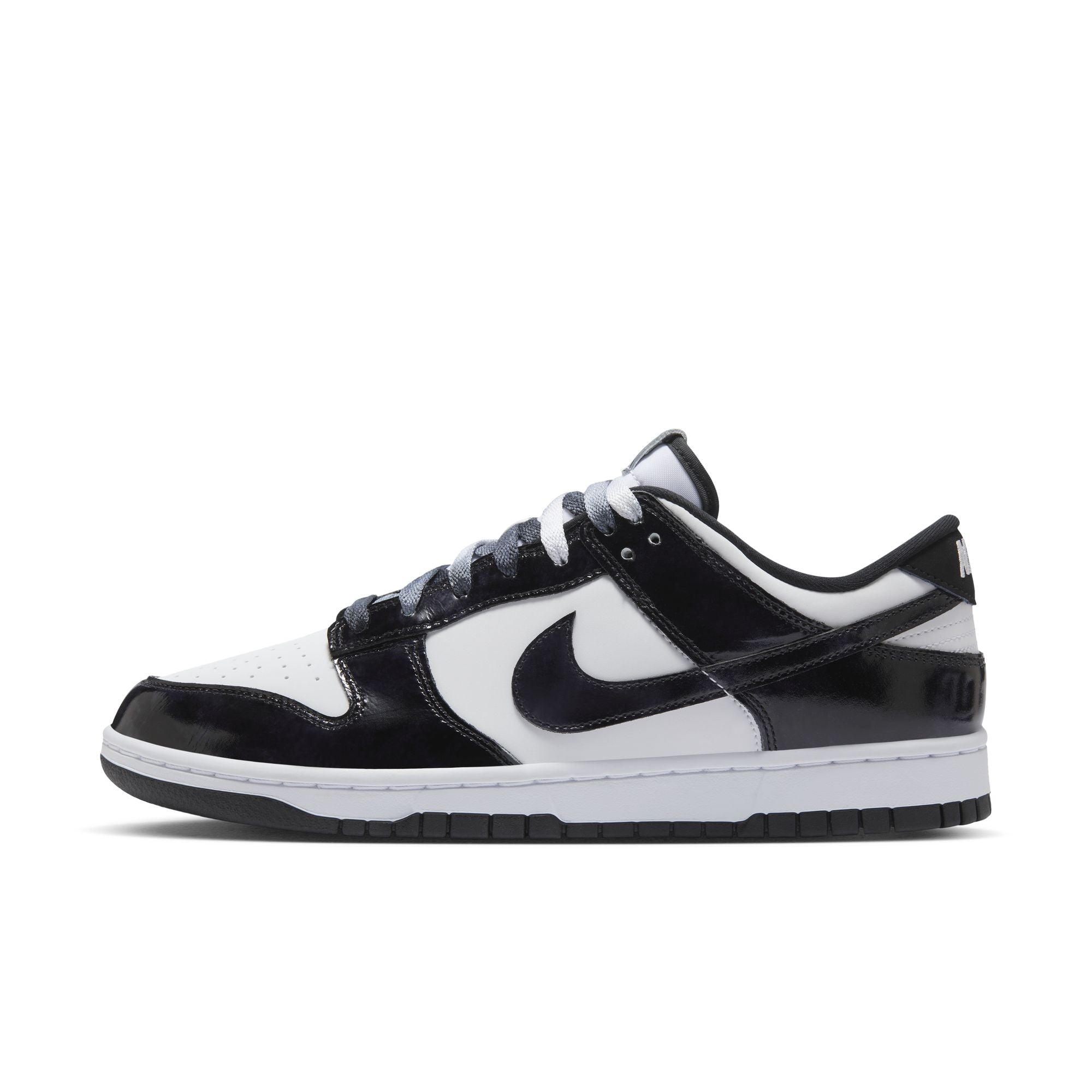 Nike Dunk Low Retro SE "Panda"
