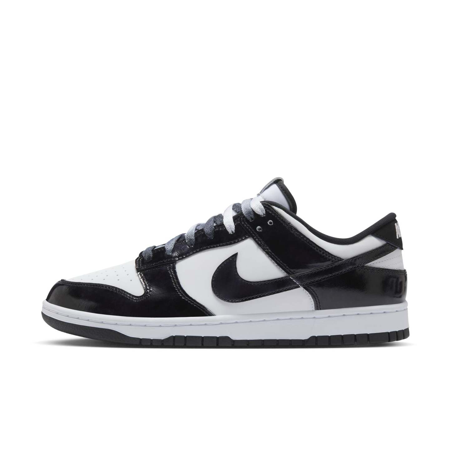 Nike Dunk Low Retro SE "Panda"