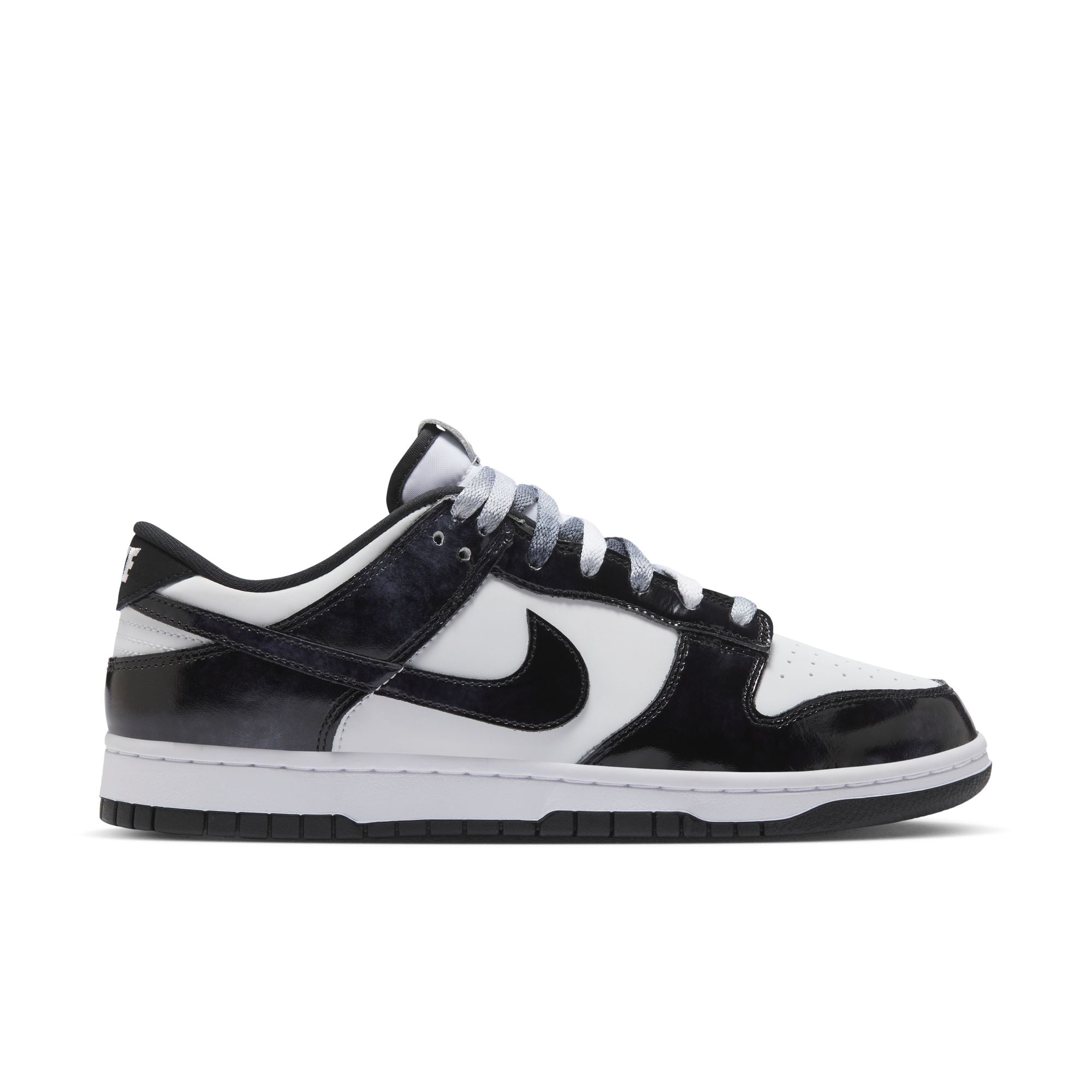 Nike Dunk Low Retro SE "Panda"