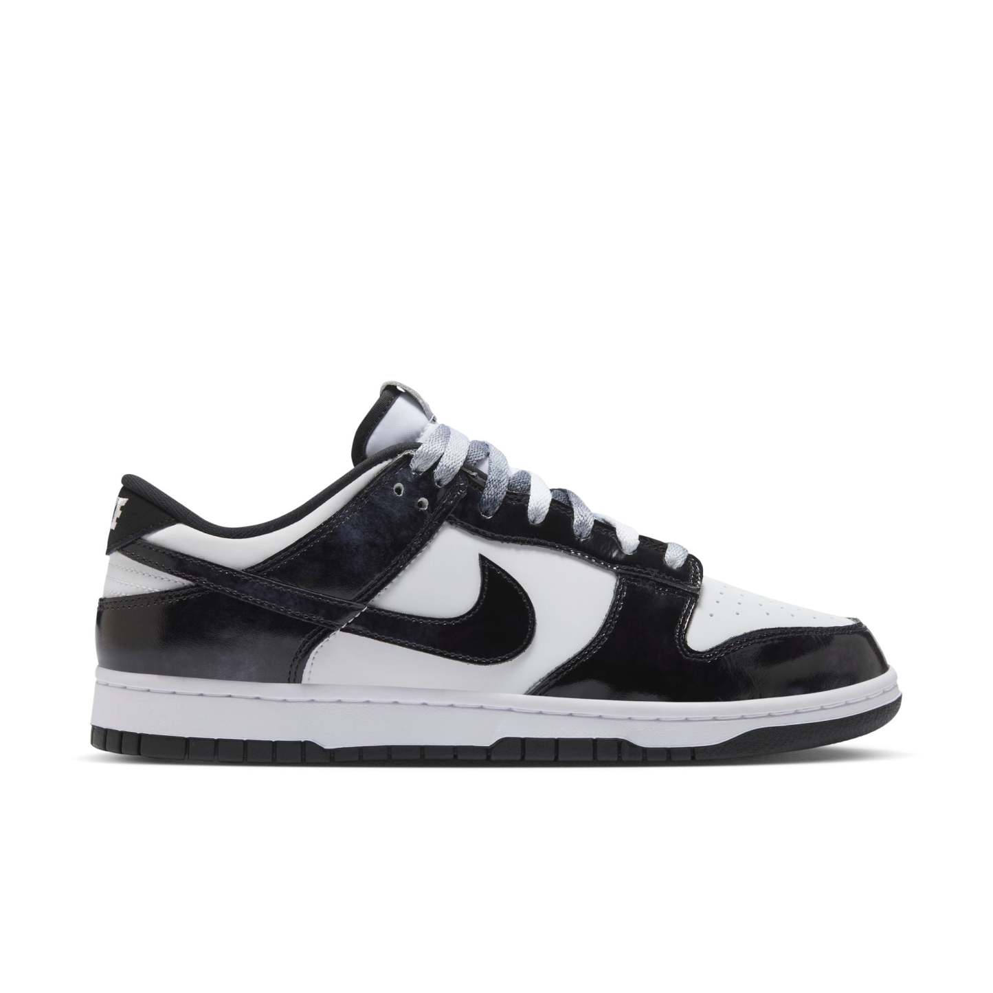 Nike Dunk Low Retro SE "Panda"