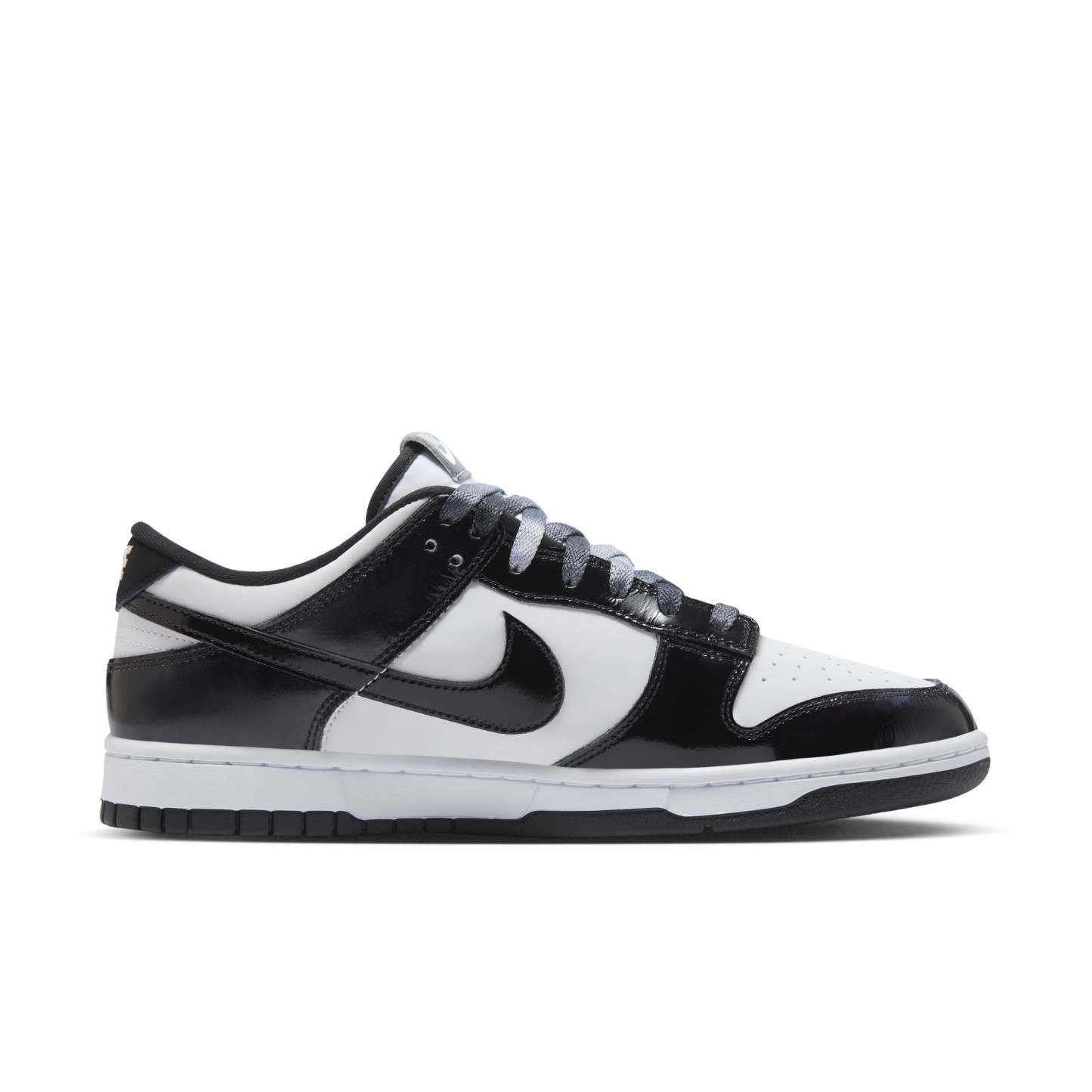 Nike Dunk Low Retro SE "Panda"