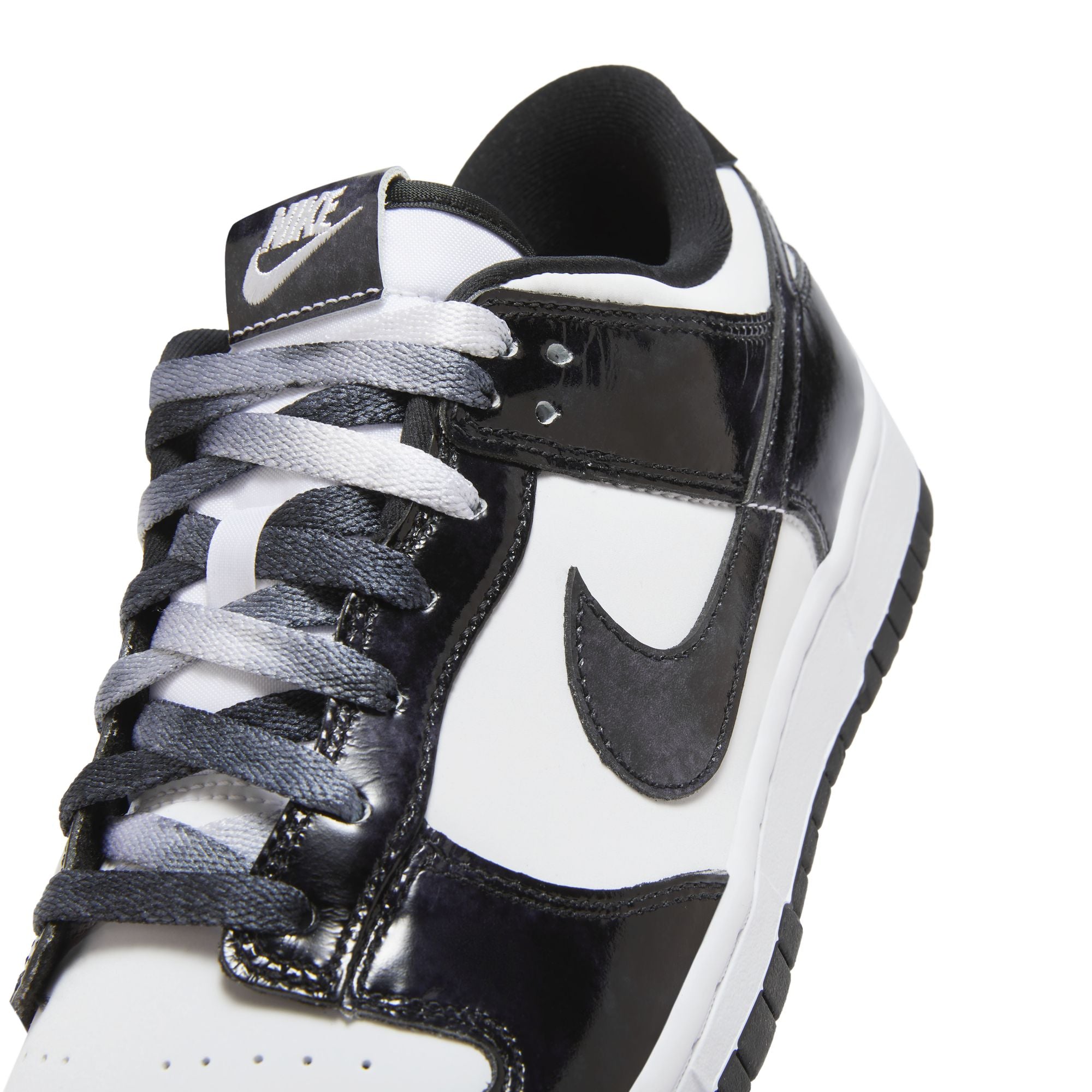 Nike Dunk Low Retro SE "Panda"