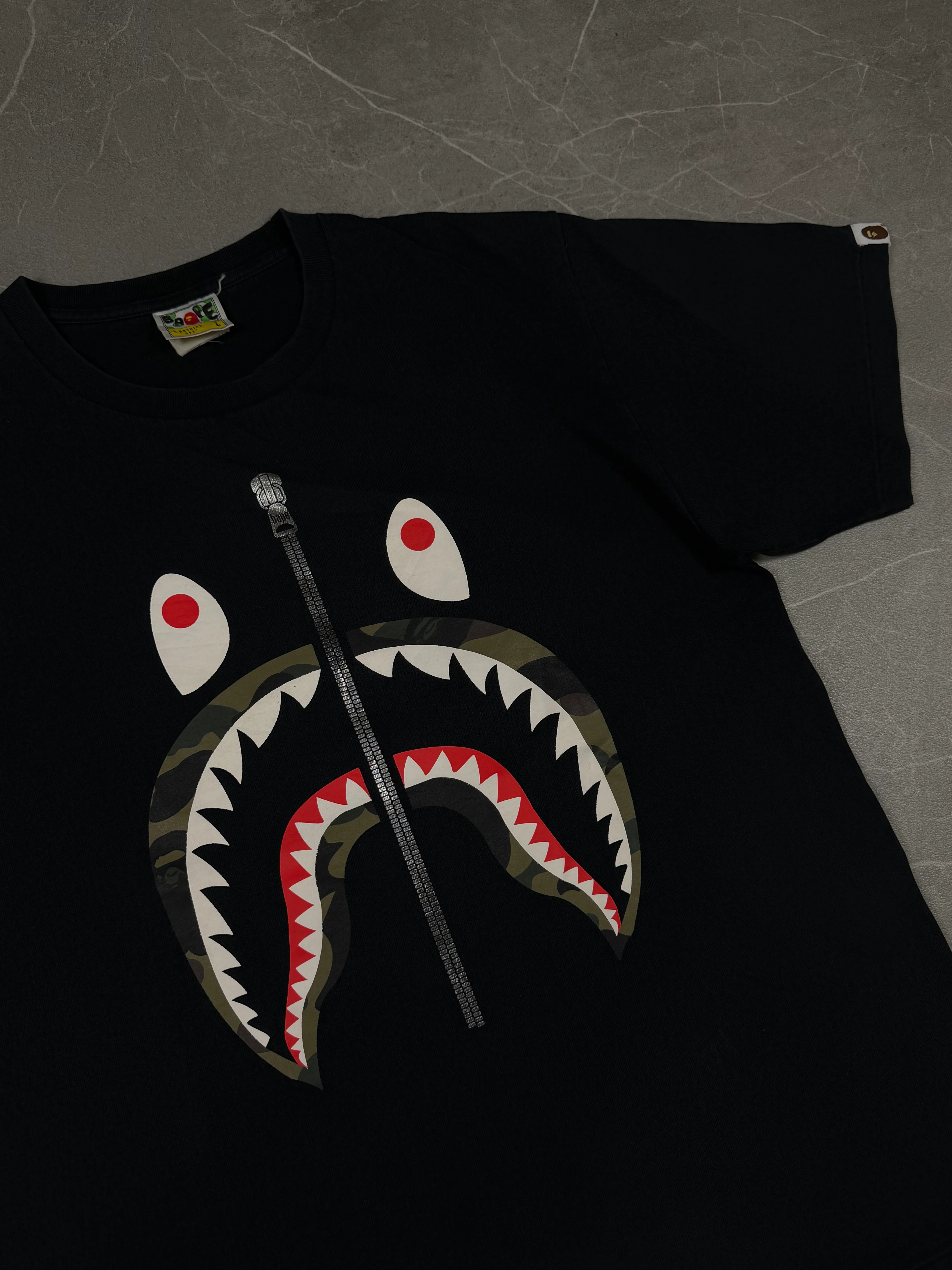 Bape camo Shark Tee (L)