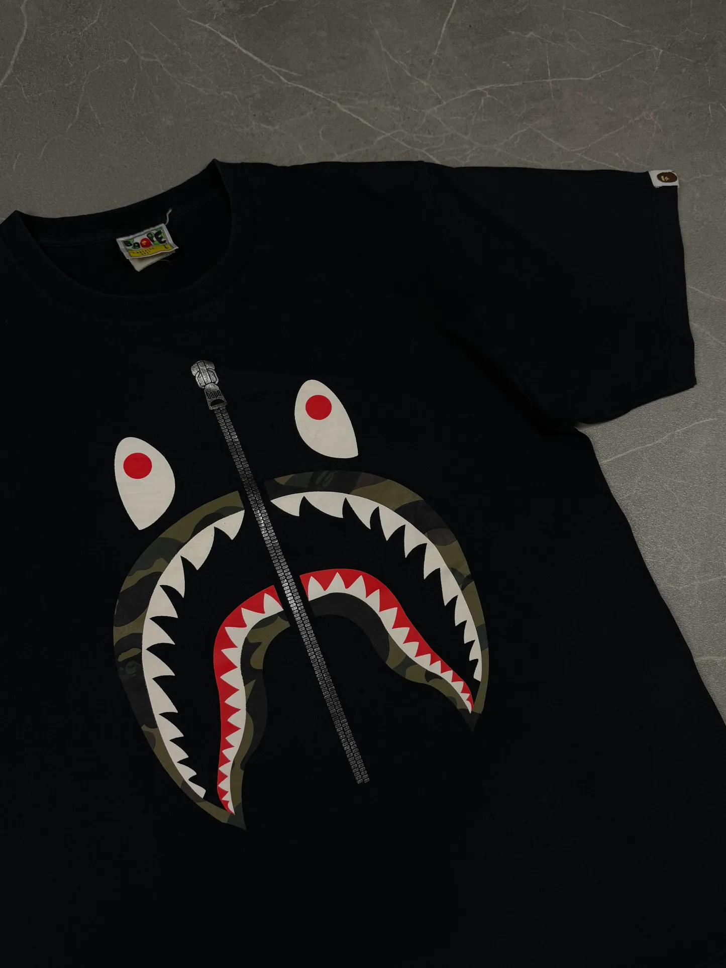 Bape camo Shark Tee (L)