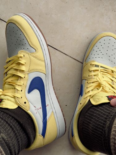 Travis Scott x Jordan Air Jordan 1 Low Canary photo review