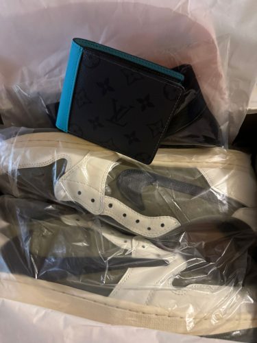 Travis Scott x Jordan Air Jordan 1 Low OG “Medium Olive” photo review
