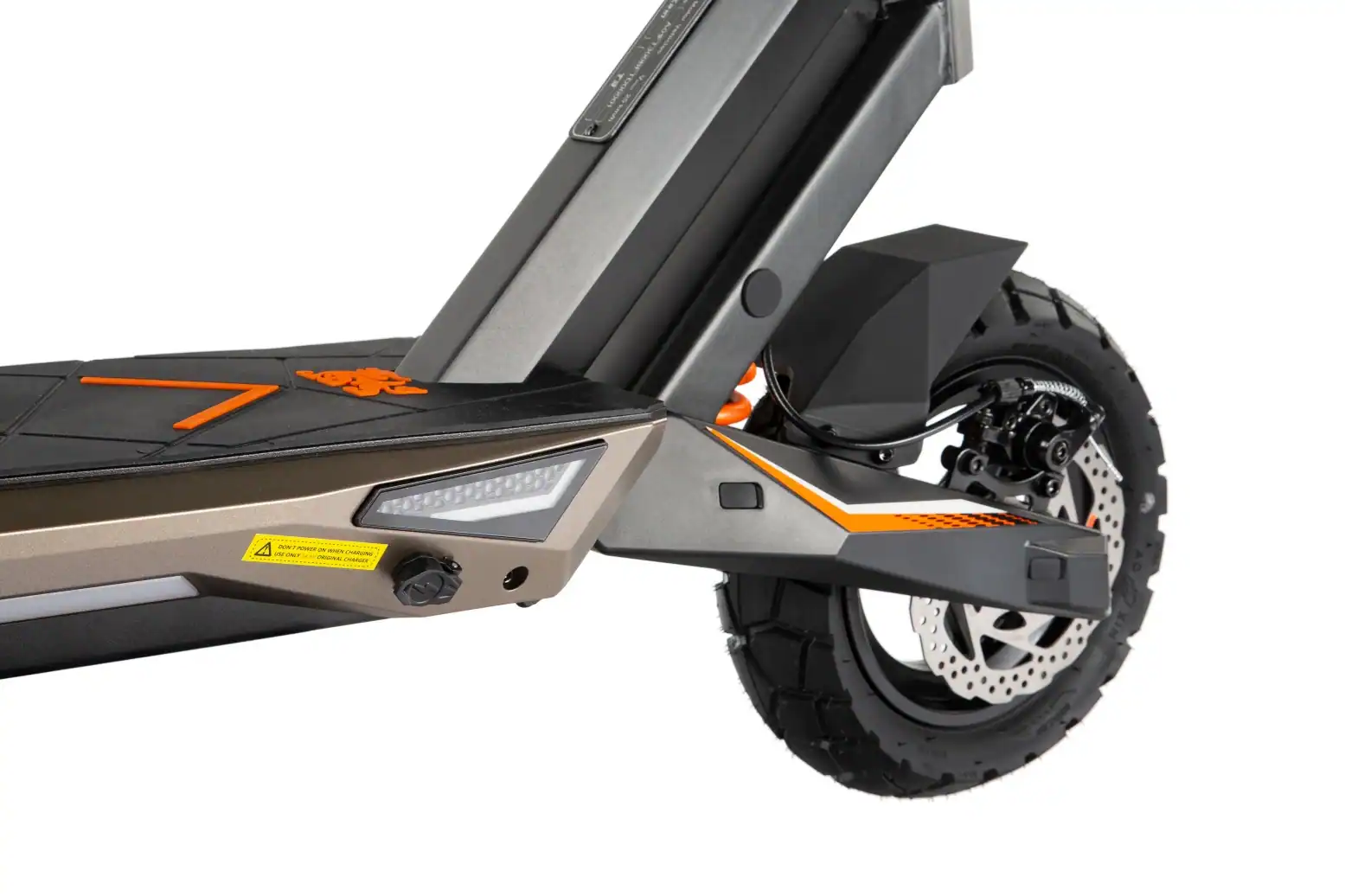 KuKirin T3 Electric Scooter，KuKirin T3 front wheel with 10-inch off-road tire, reinforced for rough terrain